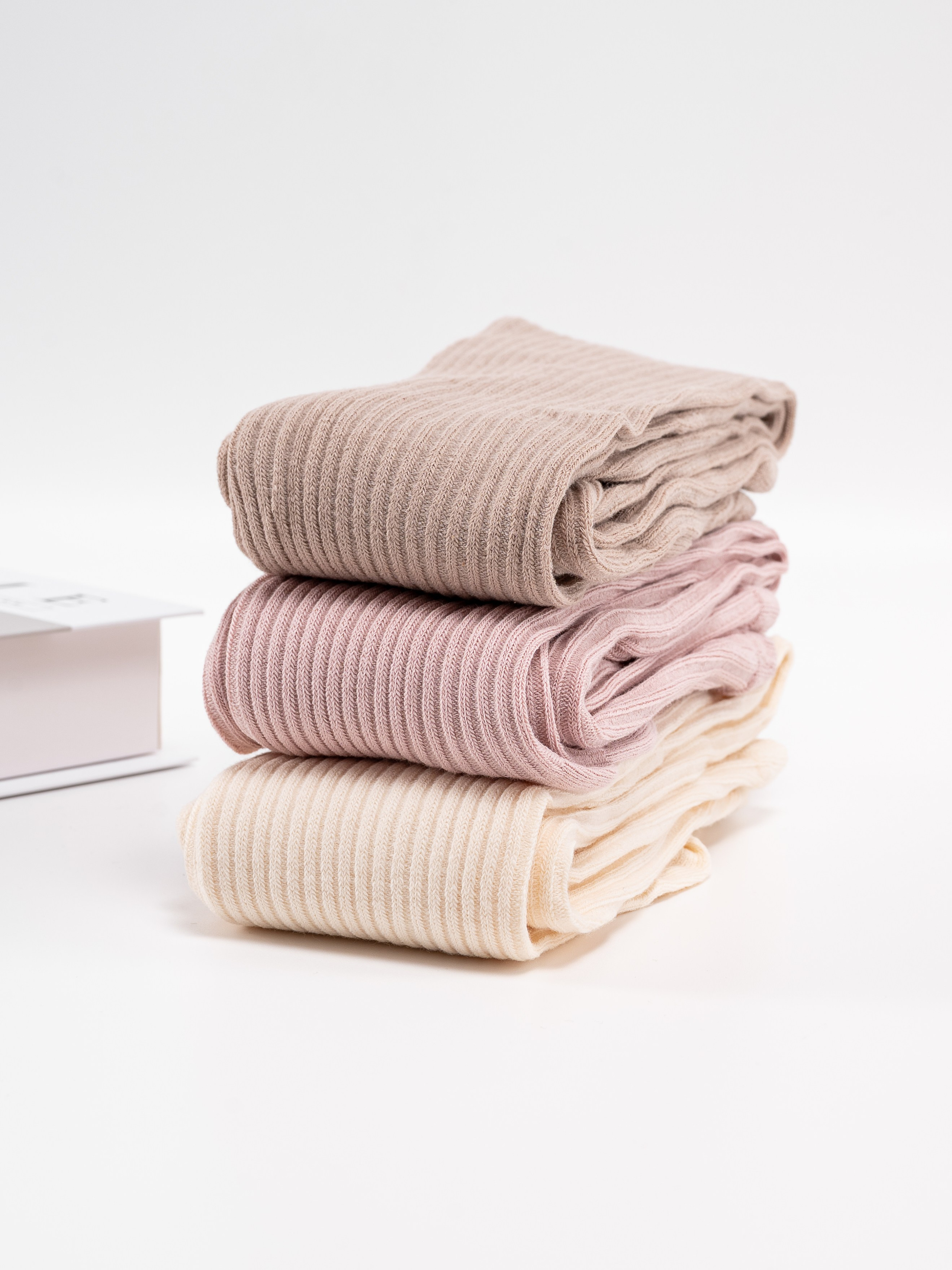 Колготки детские модели + предметка серия 2. Предметный фотограф, фото для маркетплейсов Пятигорск, КМВ