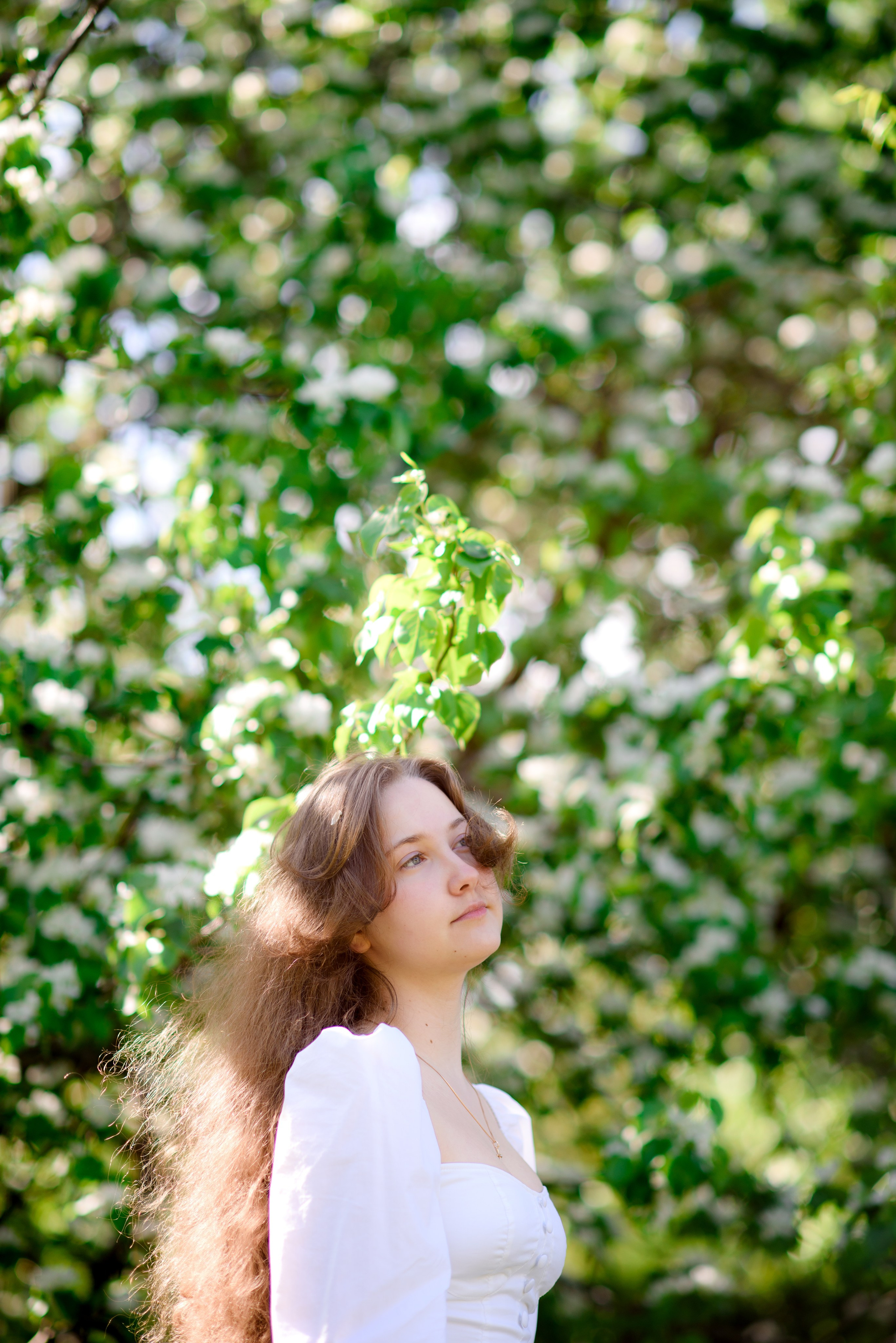Фотосессия девочки-подростка в Музеоне в цветении. Главная