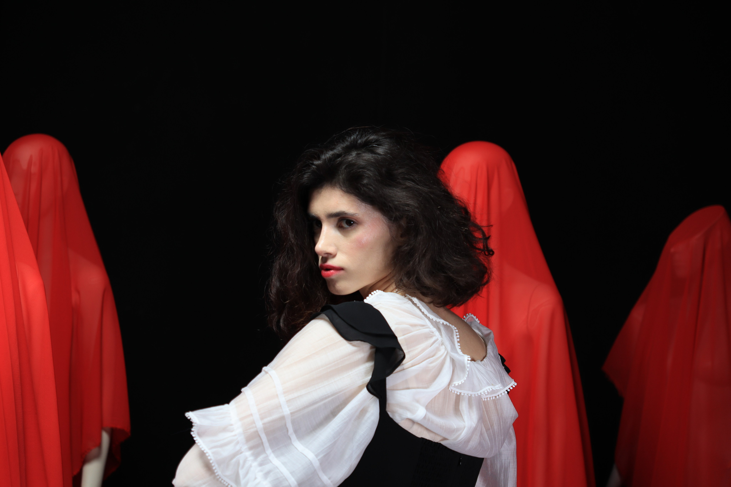 Студийная женская фотосессия | Москва, май 2025. Женский портретный фотограф в Москве Подгорнова Екатерина