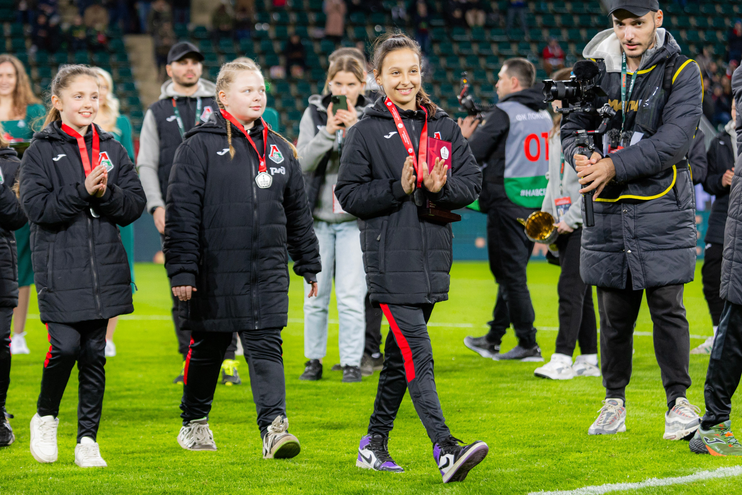 НАГРАЖДЕНИЕ ЖЕНСКОГО ОТДЕЛЕНИЯ АКАДЕМИИ ФК ЛОКОМОТИВ. Artem Zenin Photography