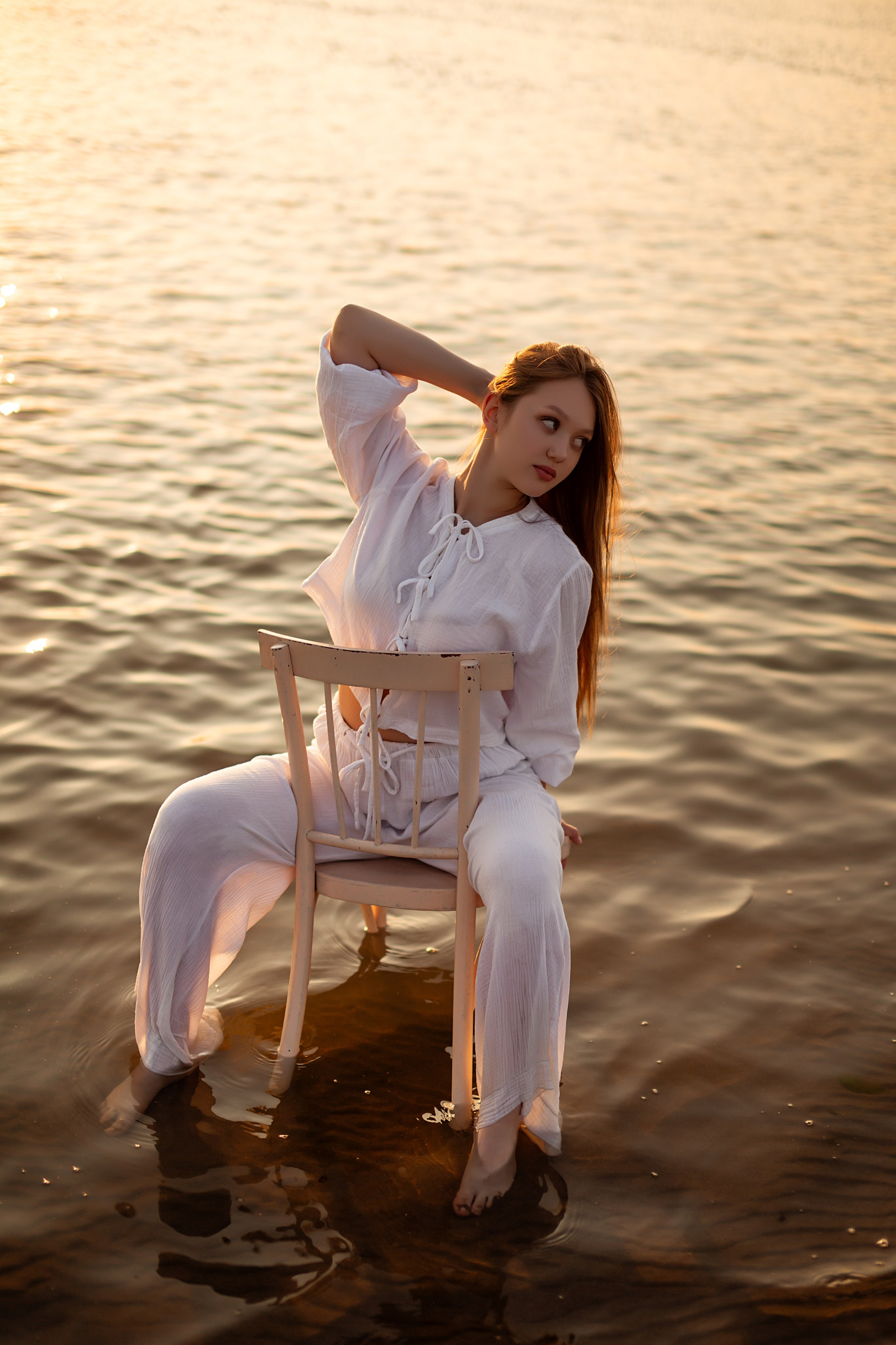 У воды. Https://malovafoto.ru