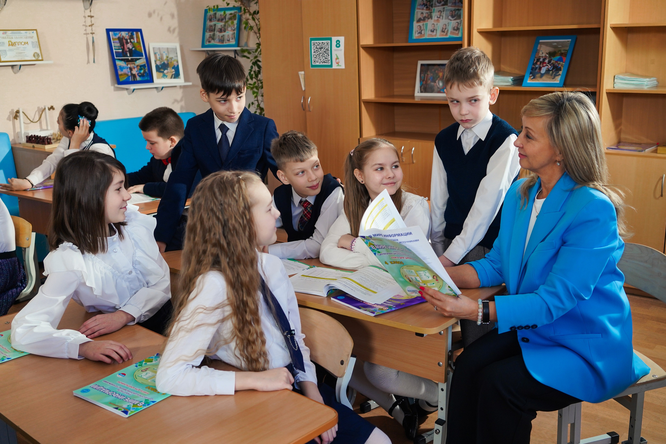 Выпускные альбомы, 4 класс Школа № 175 школьная фотосессия. Семейный и портретный фотограф в Екатеринбурге Анна Лобанова