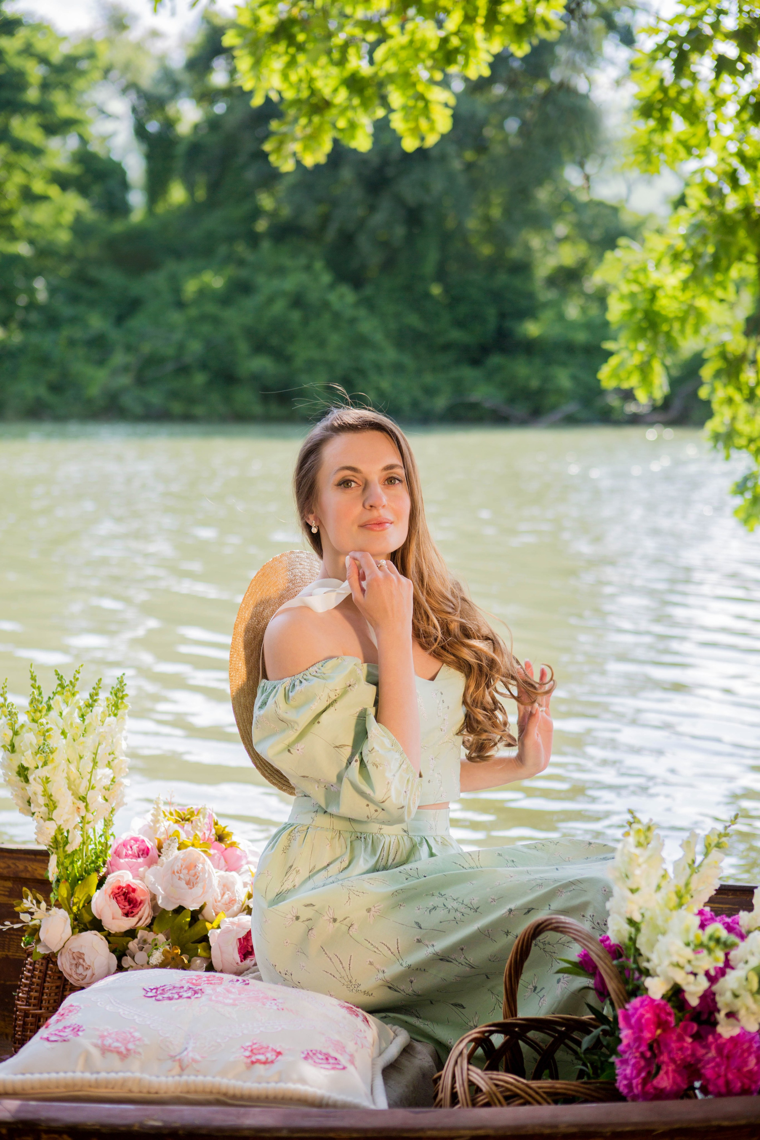 Лодка с пионами. Свадебный семейный и детский фотограф в Краснодаре Карина Федоровская