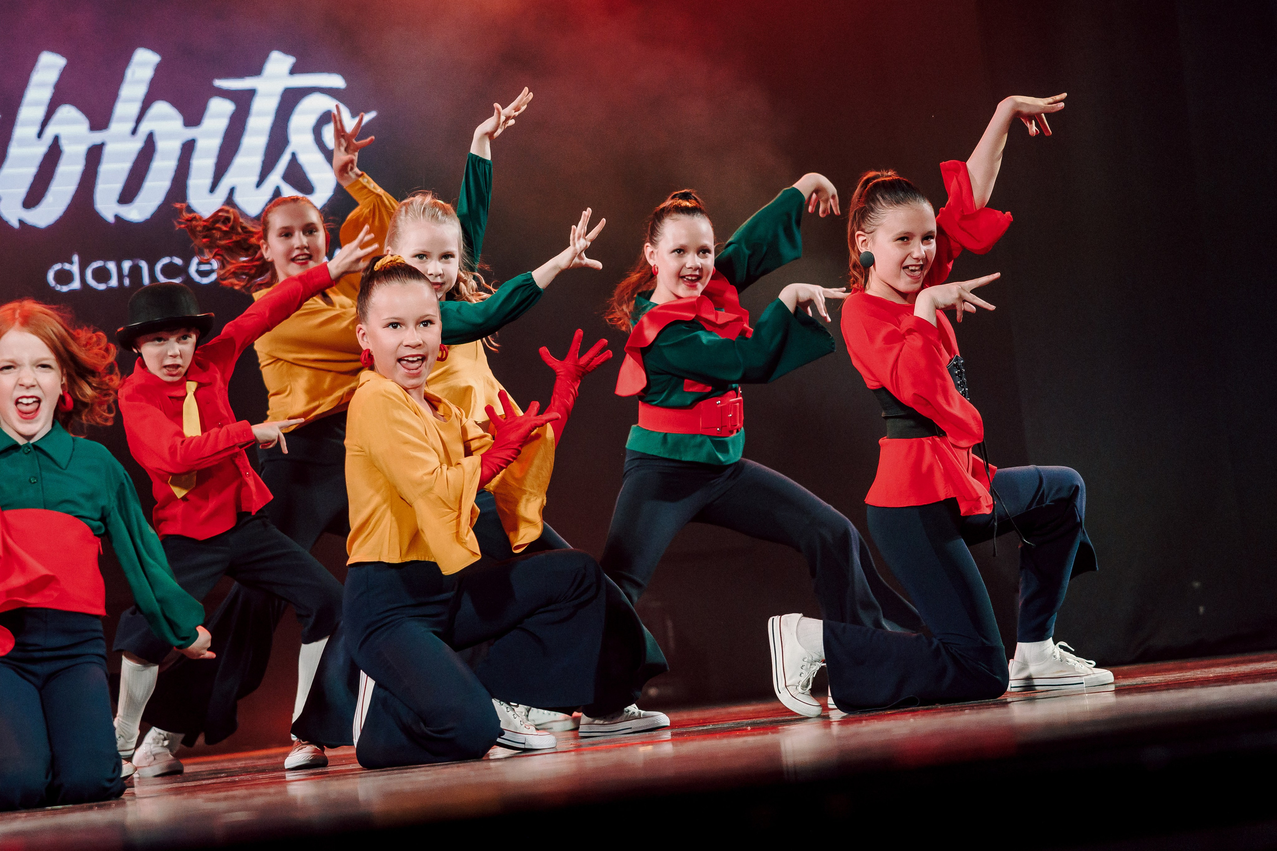 Отчётный концерт танцевальной школы «Red Rabbits» 2025. Лёшка Варзегов — фотограф