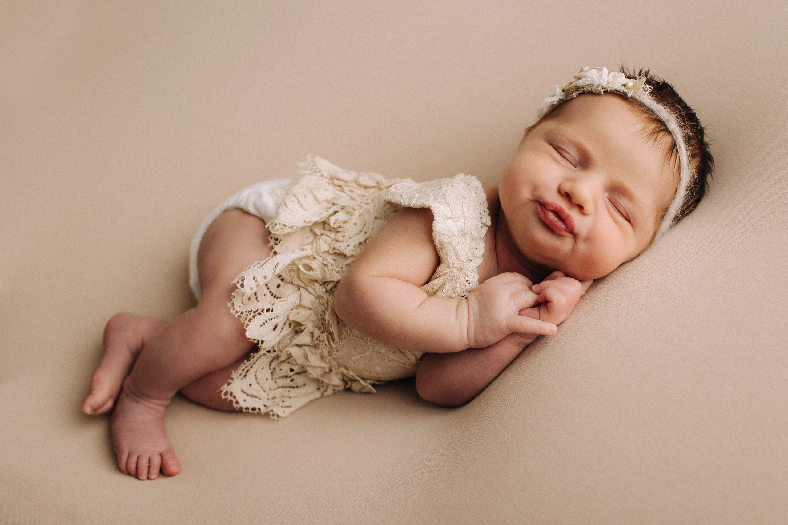 Фотостудия для новорожденных и малышей в Твери — «На ручках»