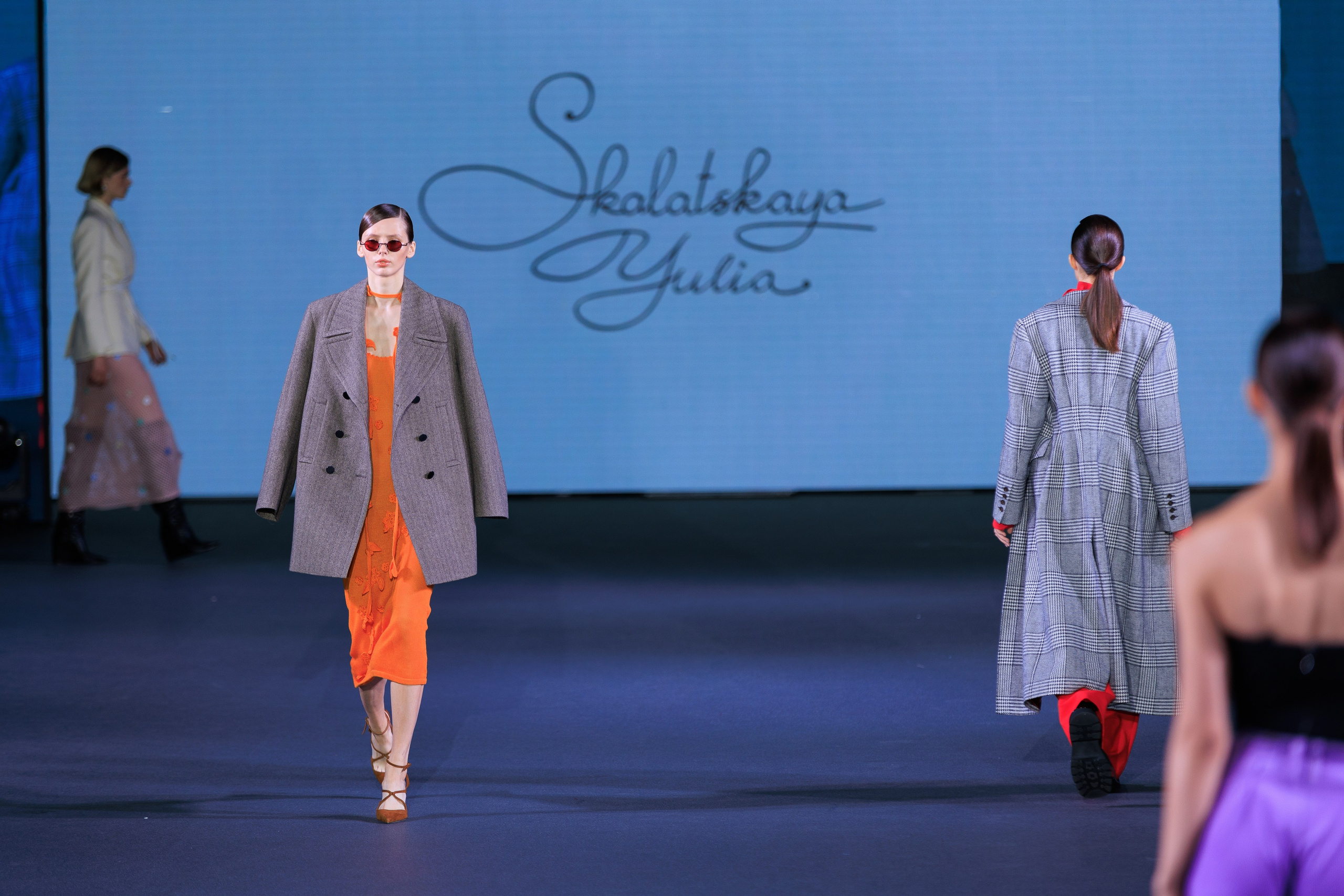 Фотограф для модного показа. Контент для бизнеса в Екатеринбурге Полдень Медиа