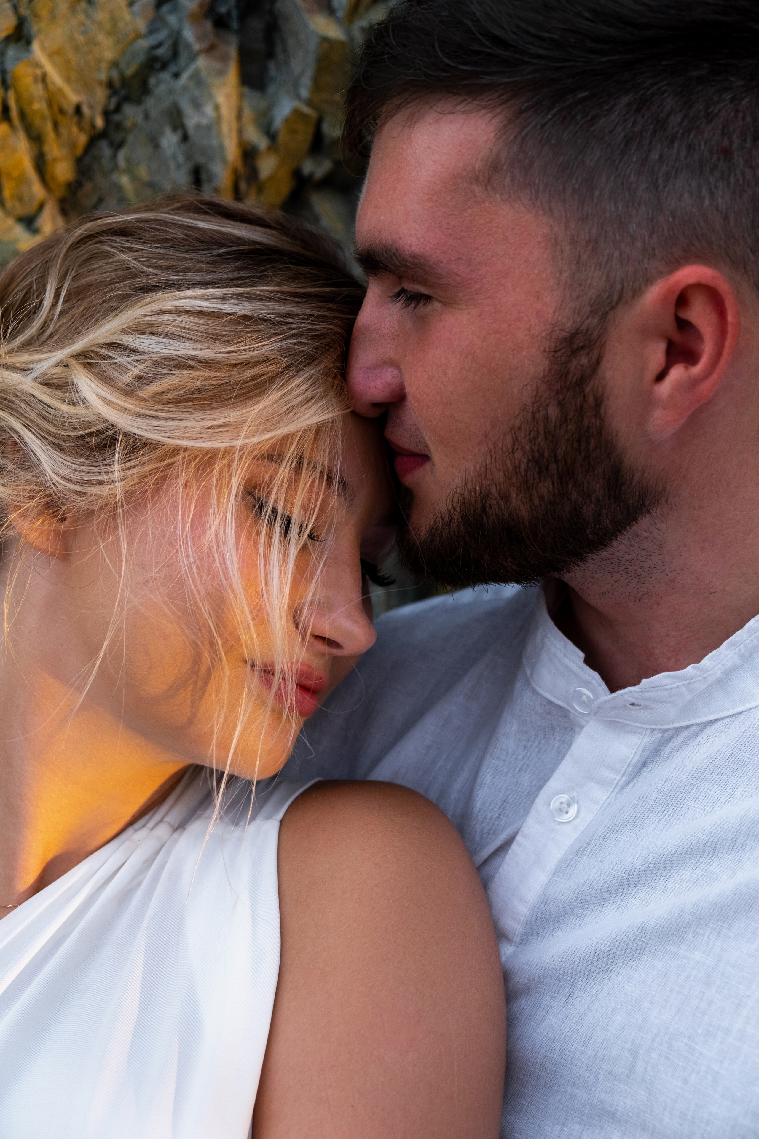 Фотосессия на море. Яшмовый пляж, Севастополь. Фиолент. Даша и Дмитрий. Профессиональная фотосъемка в Крыму. Натуральные эмоции и живые кадры. Забронируйте дату прямо сейчас!