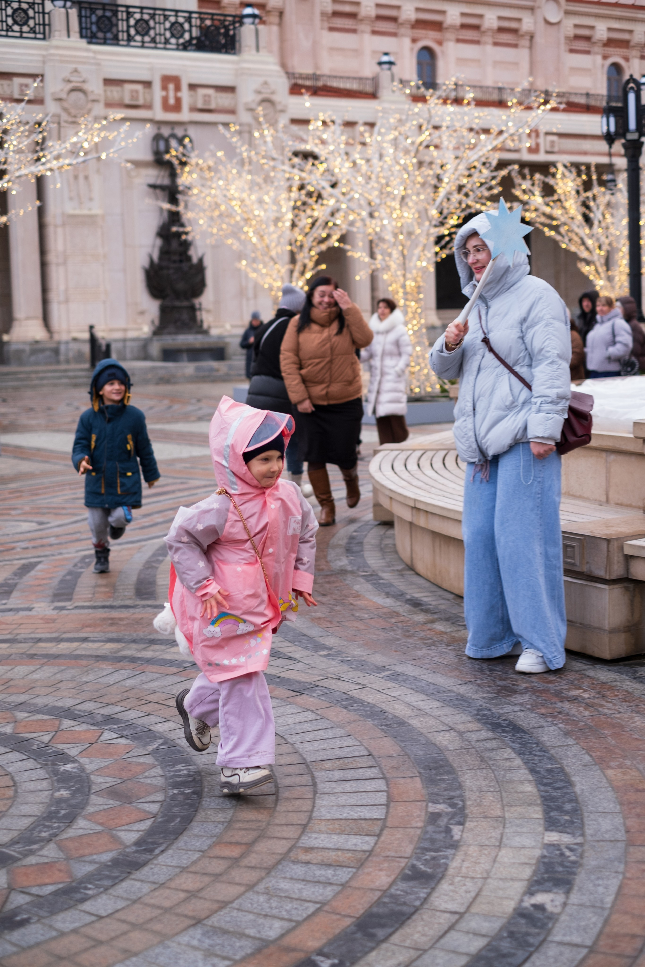 Новогодний репортаж из парка «Новый Херсонес» | Фотограф Илья Желдак. Профессиональная фотосъемка в Крыму. Натуральные эмоции и живые кадры. Забронируйте дату прямо сейчас!