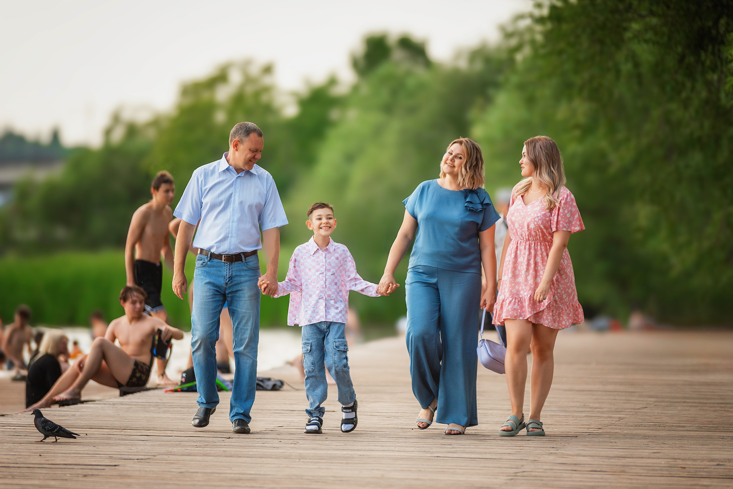 Семейная фотосессия дети мама папа и ребенок