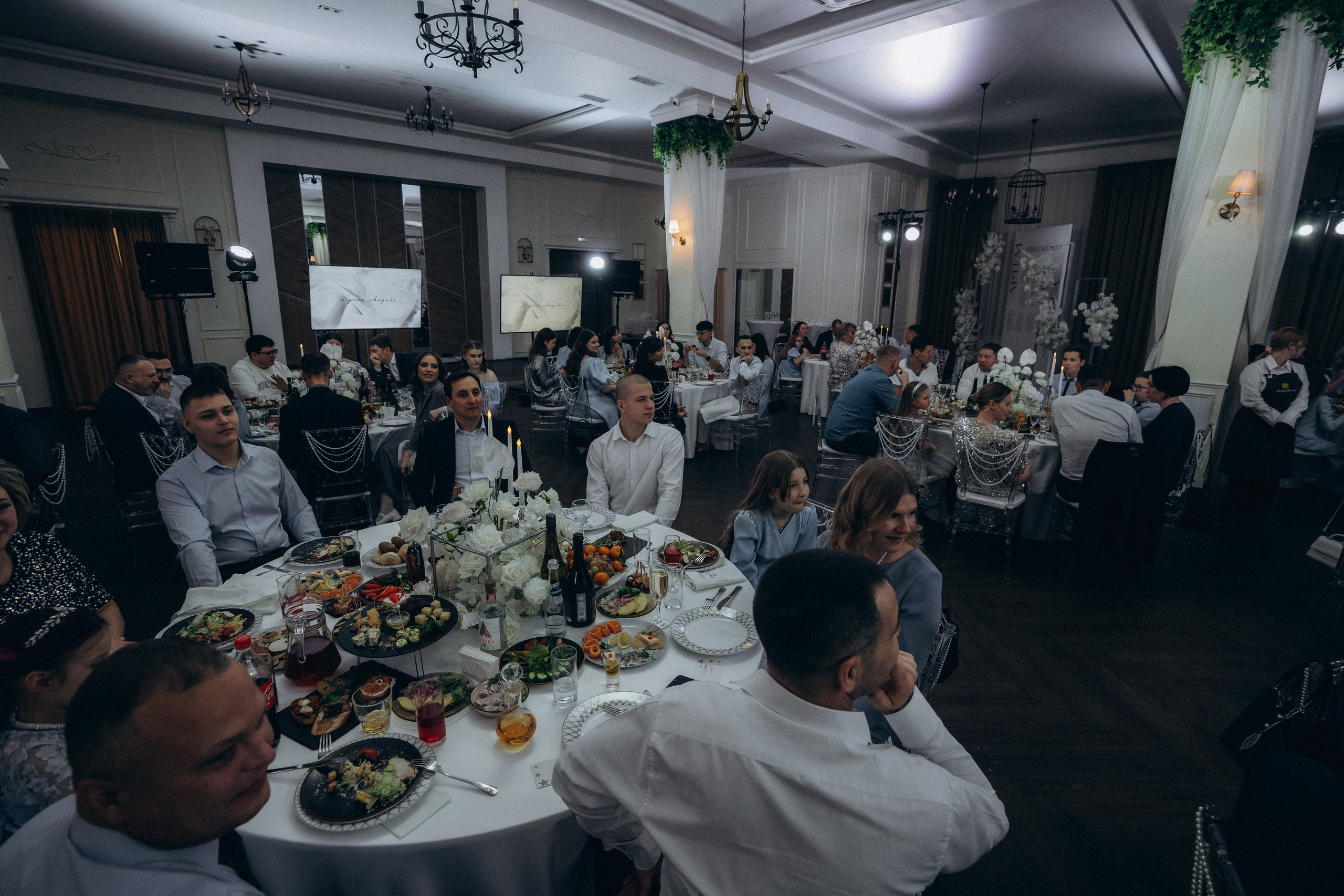 СВАДЕБНАЯ СЬЕМКА СБОРОВ В ОТЕЛЕ И ВЫЕЗД НА ЦЕРЕМОНИЮ (СНЯТО В СИБИРЕ В НИЖНЕВАРТОВСКЕ). Профессиональный фотограф, Санкт-Петербург — Виктория Богомолова