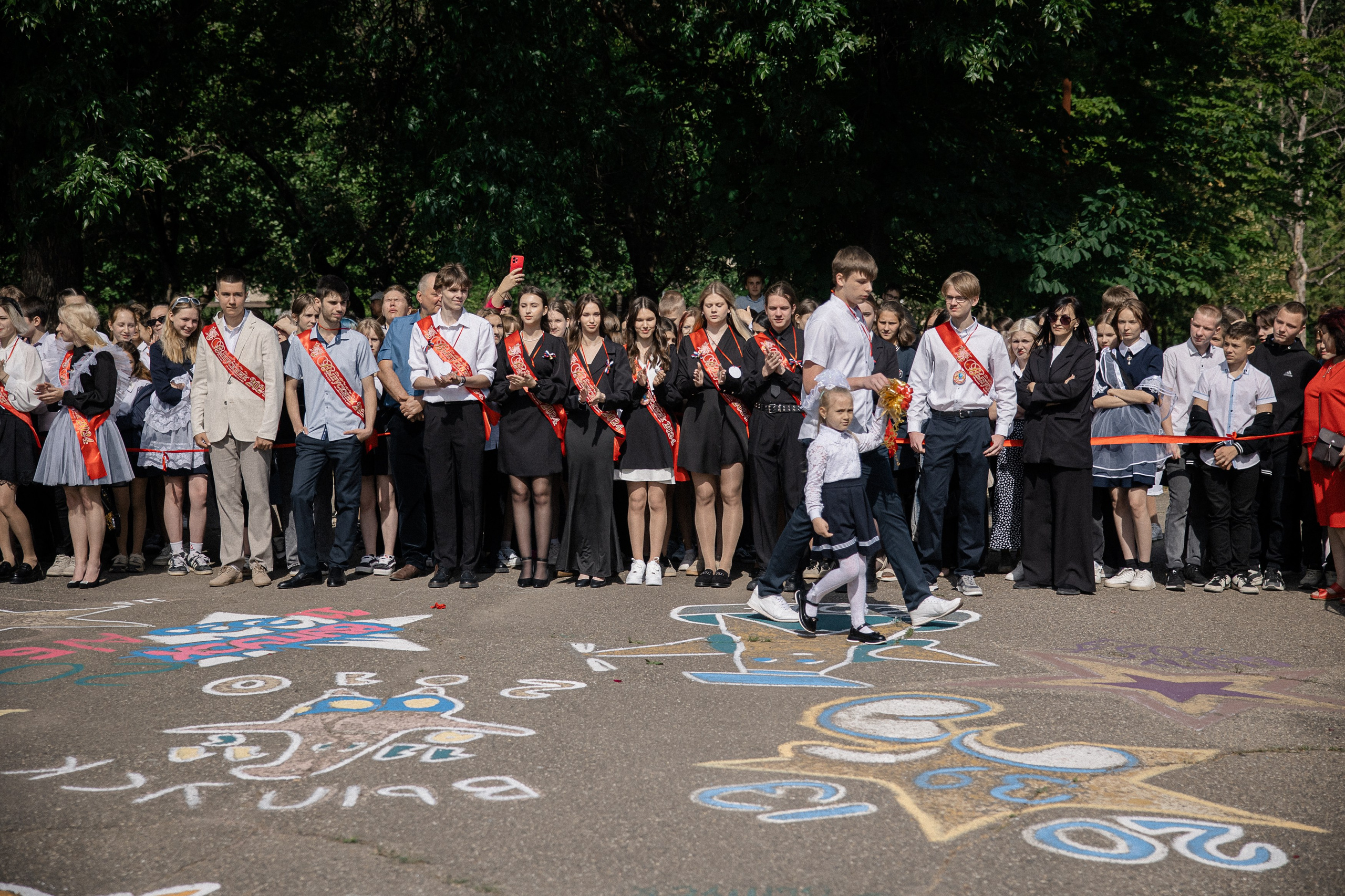 Последний звонок — линейка. Свадебный фотограф Роман Еремеев