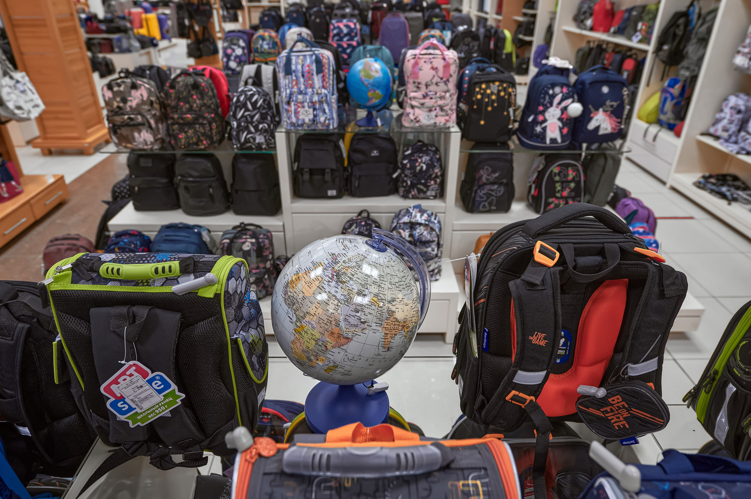 Портфолио по интерьерной и экстерьерной фотосъёмки: Мир Сумок — Правый берег. Фотограф Яковлев Роман — Красноярск