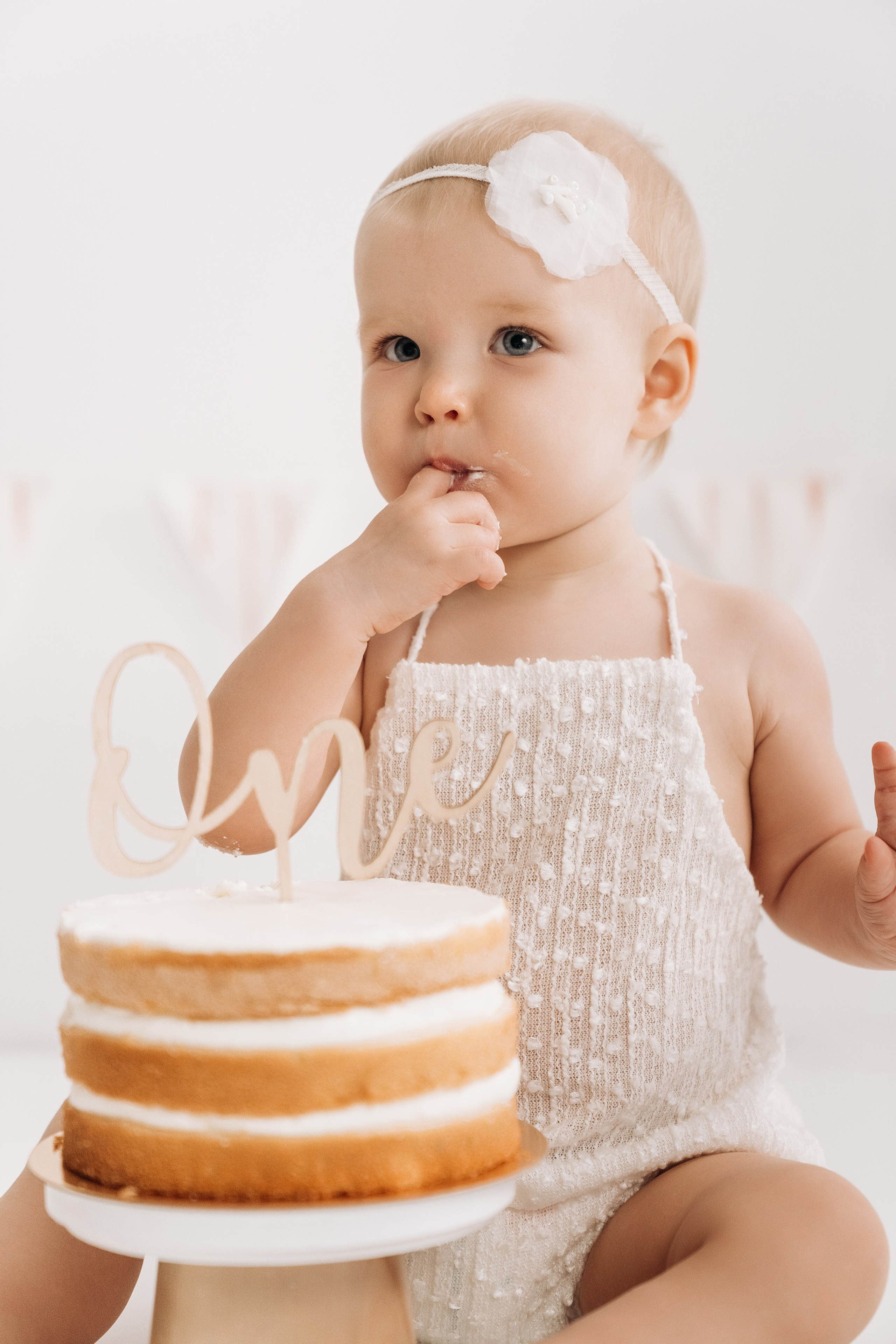 Фотосессия на годик Анюте. Семейный фотограф СПб Анастасия Василь. Фотосессия на годик