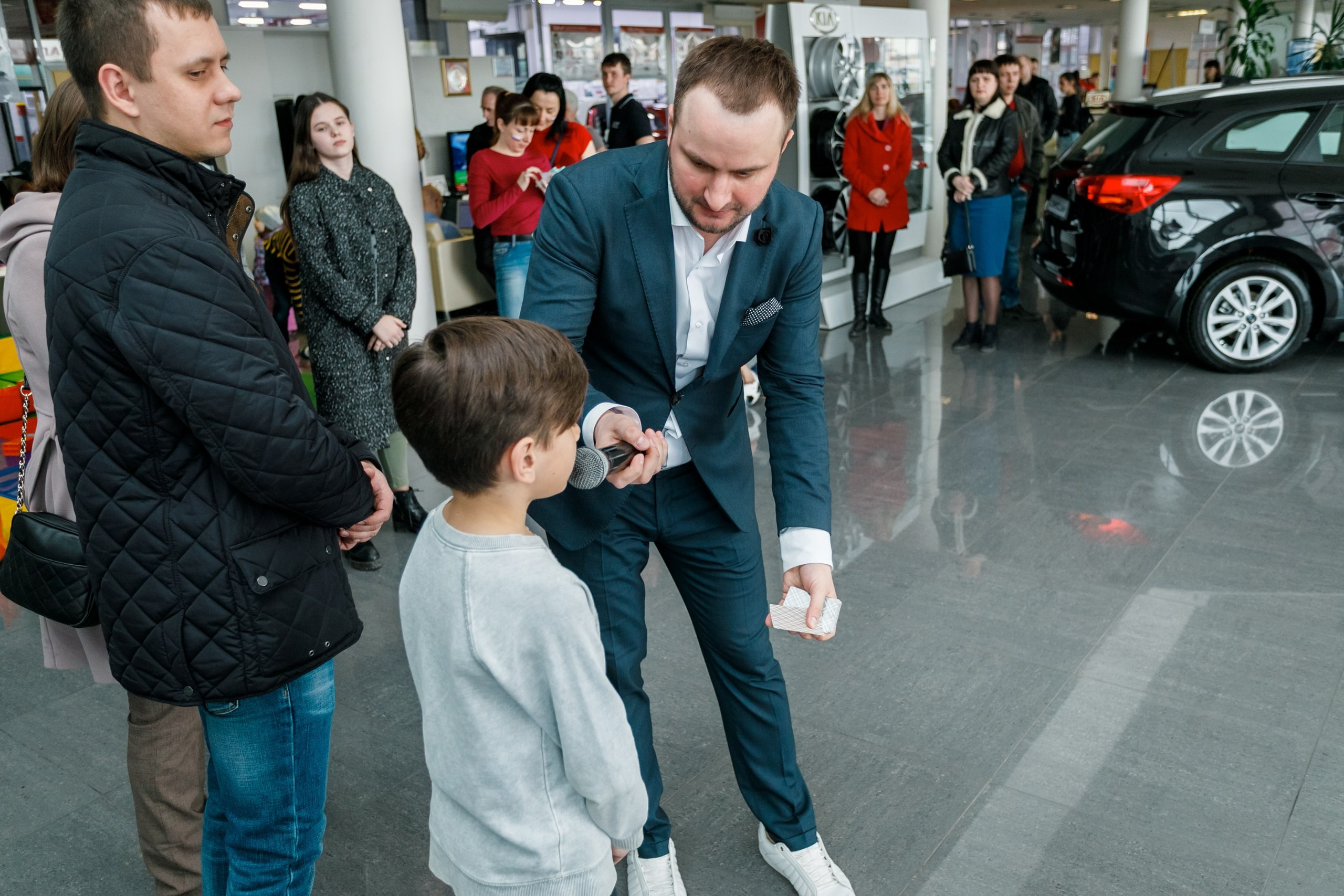 Розыгрыш билетов на ЧМ по футболу FIFA @ Киа Центр. Репортажный фотограф Максим Полянский. Москва, Санкт-Петербург, Красноярск