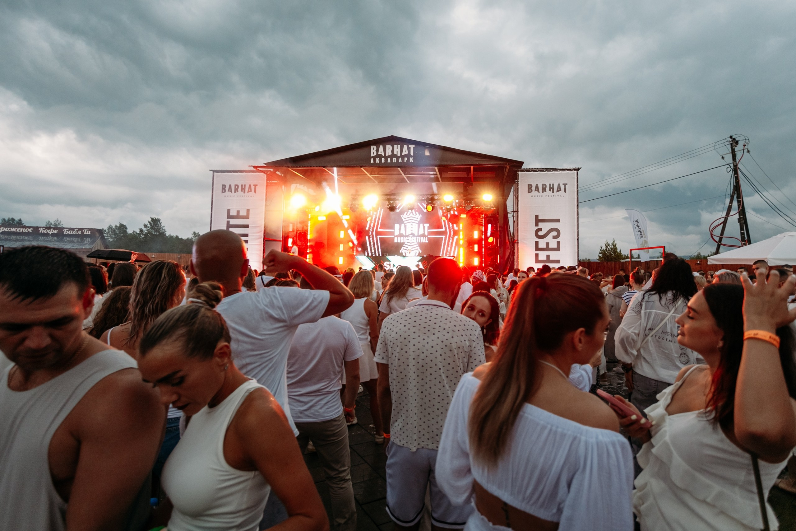 White Party @ Бархат парк. Репортажный фотограф Максим Полянский. Москва, Санкт-Петербург, Красноярск