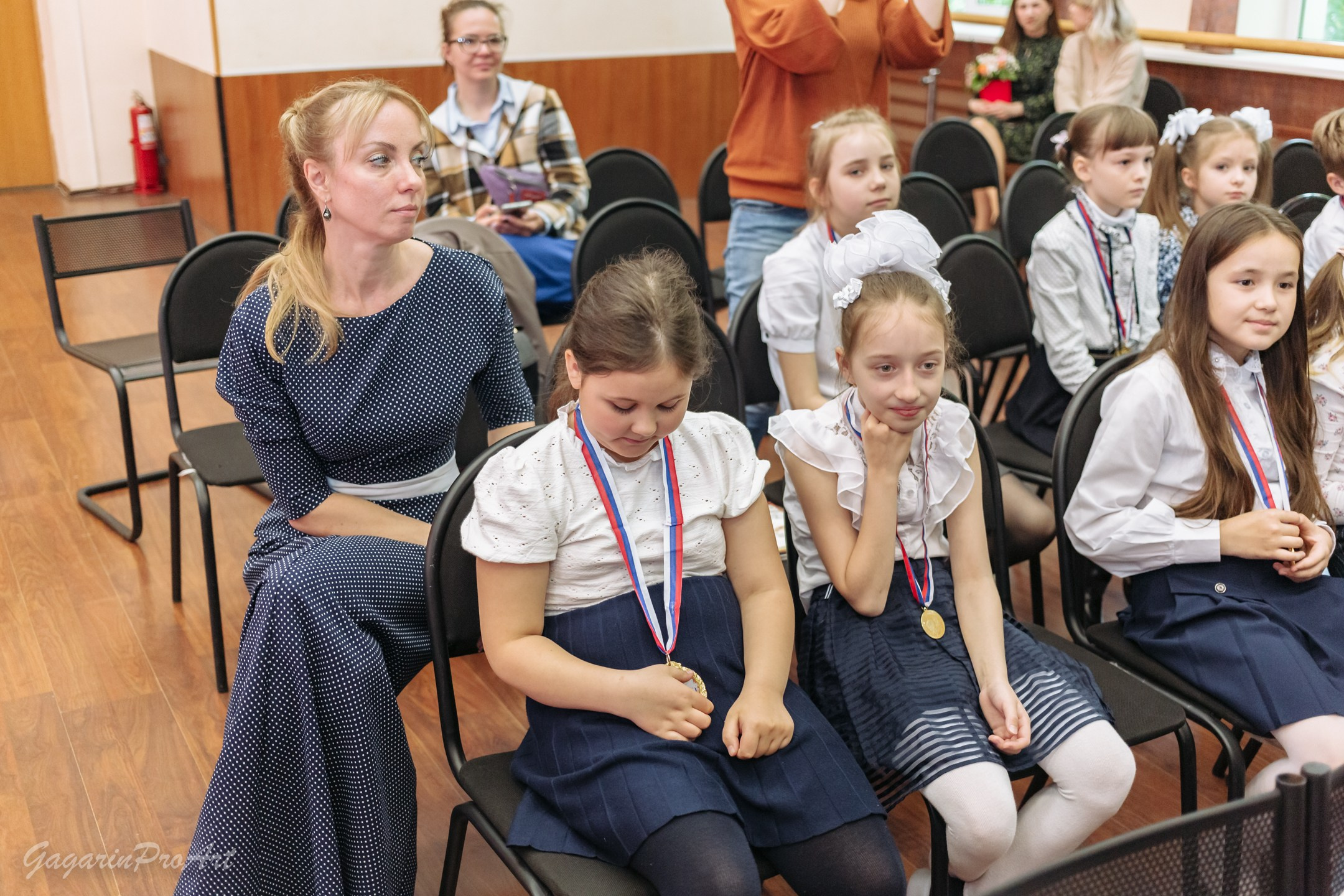 Репортаж в школе на выпускной. Фотограф на выпускной. GagarinProArt