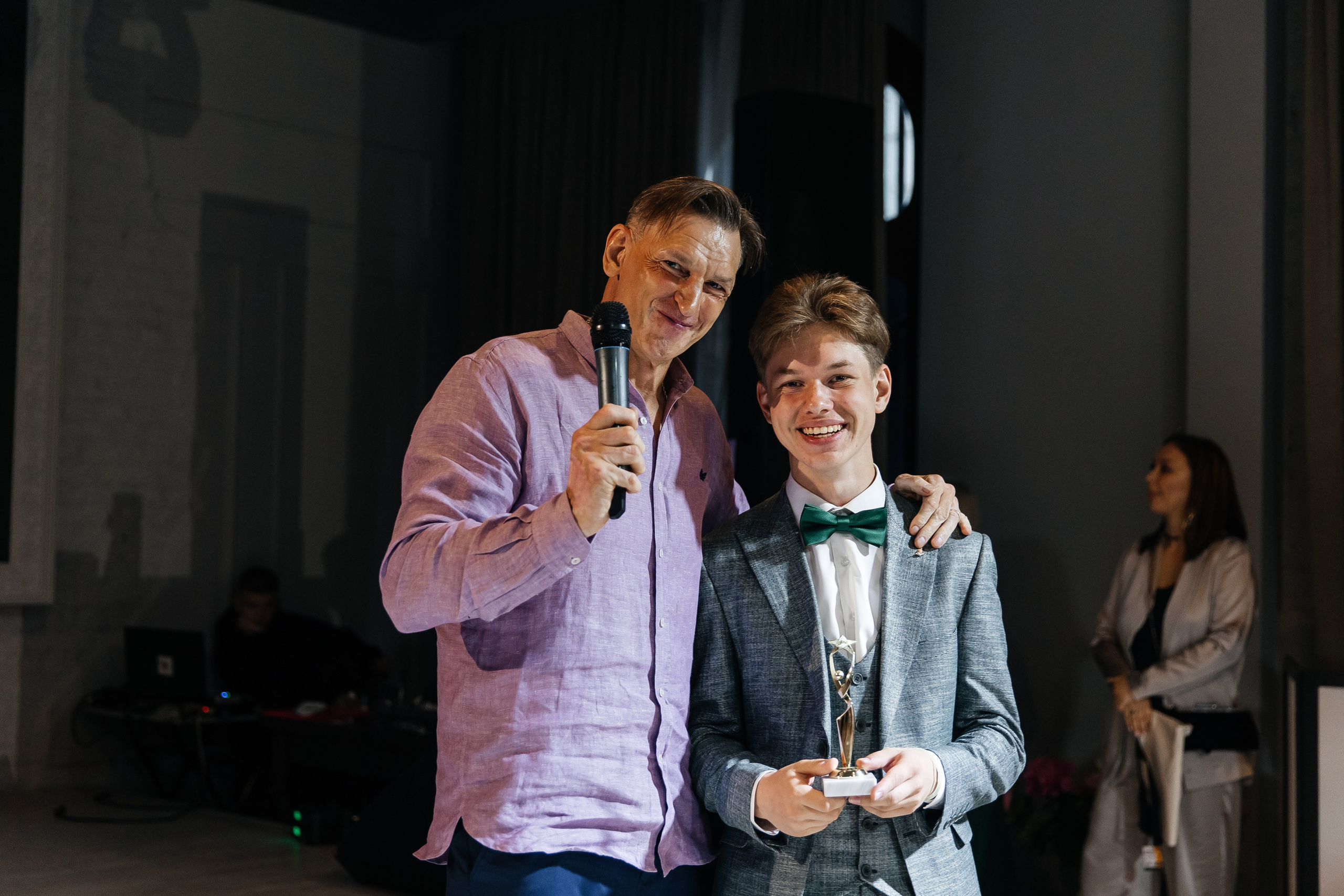 2023-06-23 Выпускной МБОУ СОШ № 10. Фотограф в Красноярске