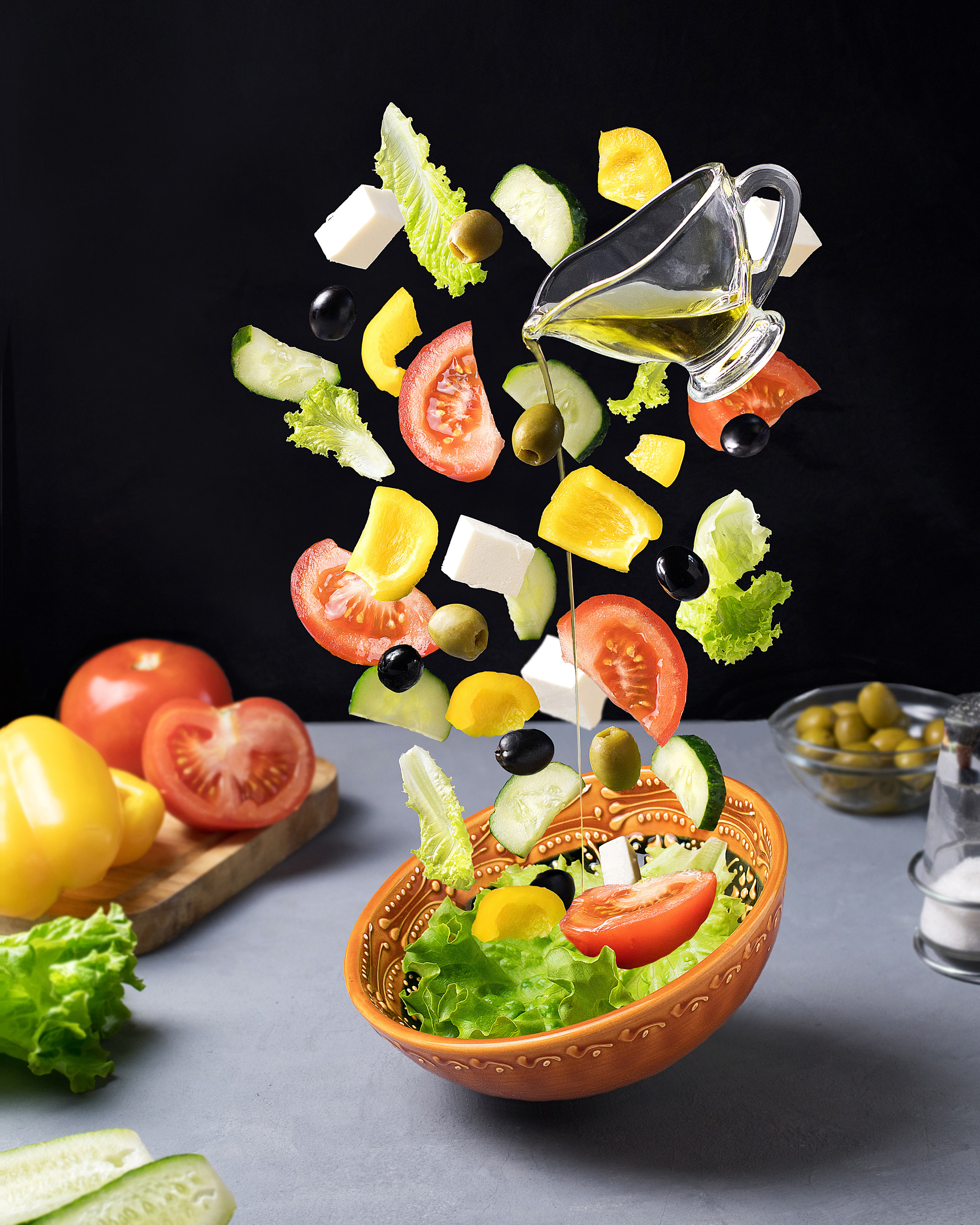 Фотография с эффектом левитации, прием съемки еды в полете. Дорогой визуал еды