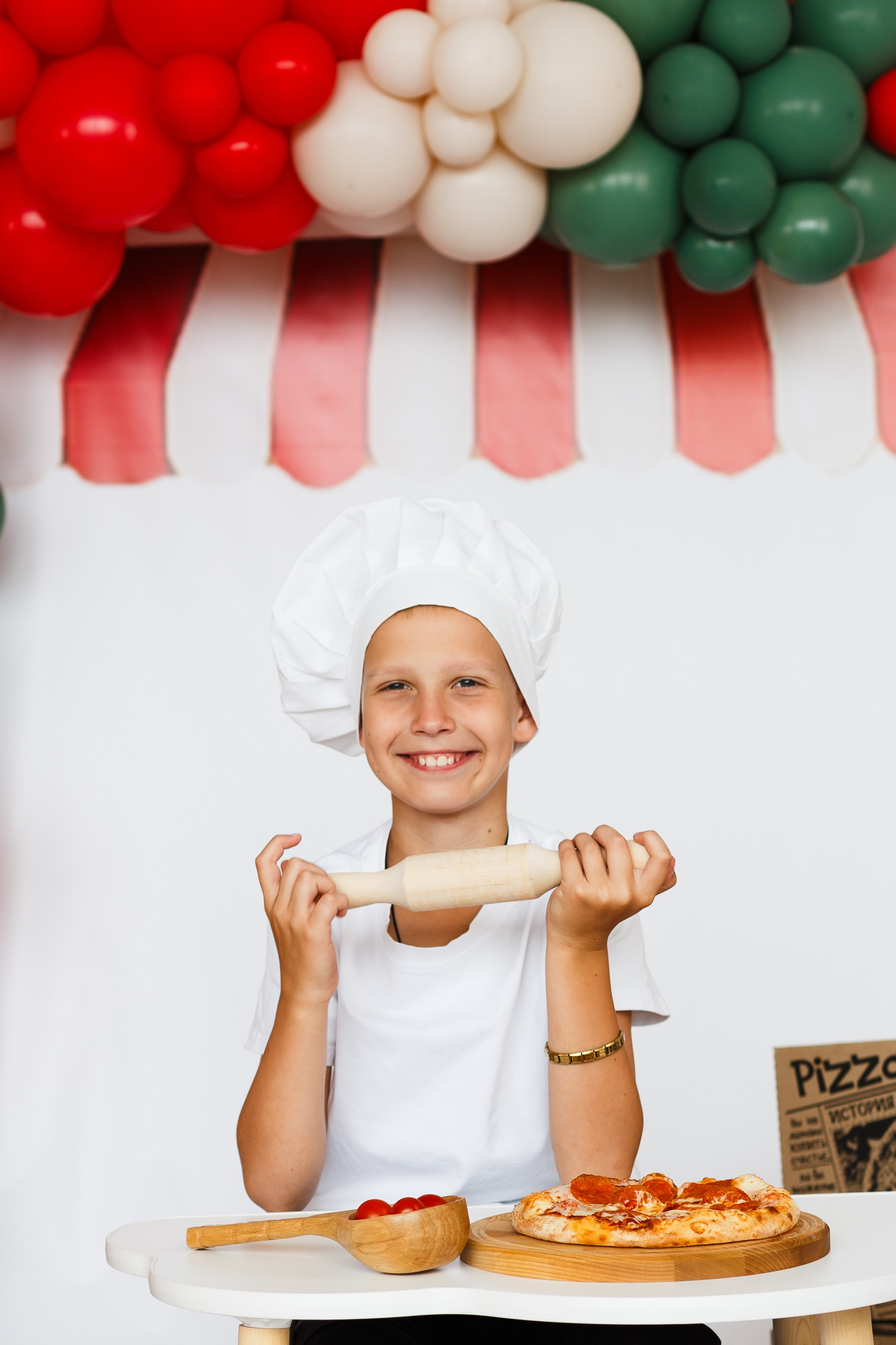 Детская фотосессия с пиццей