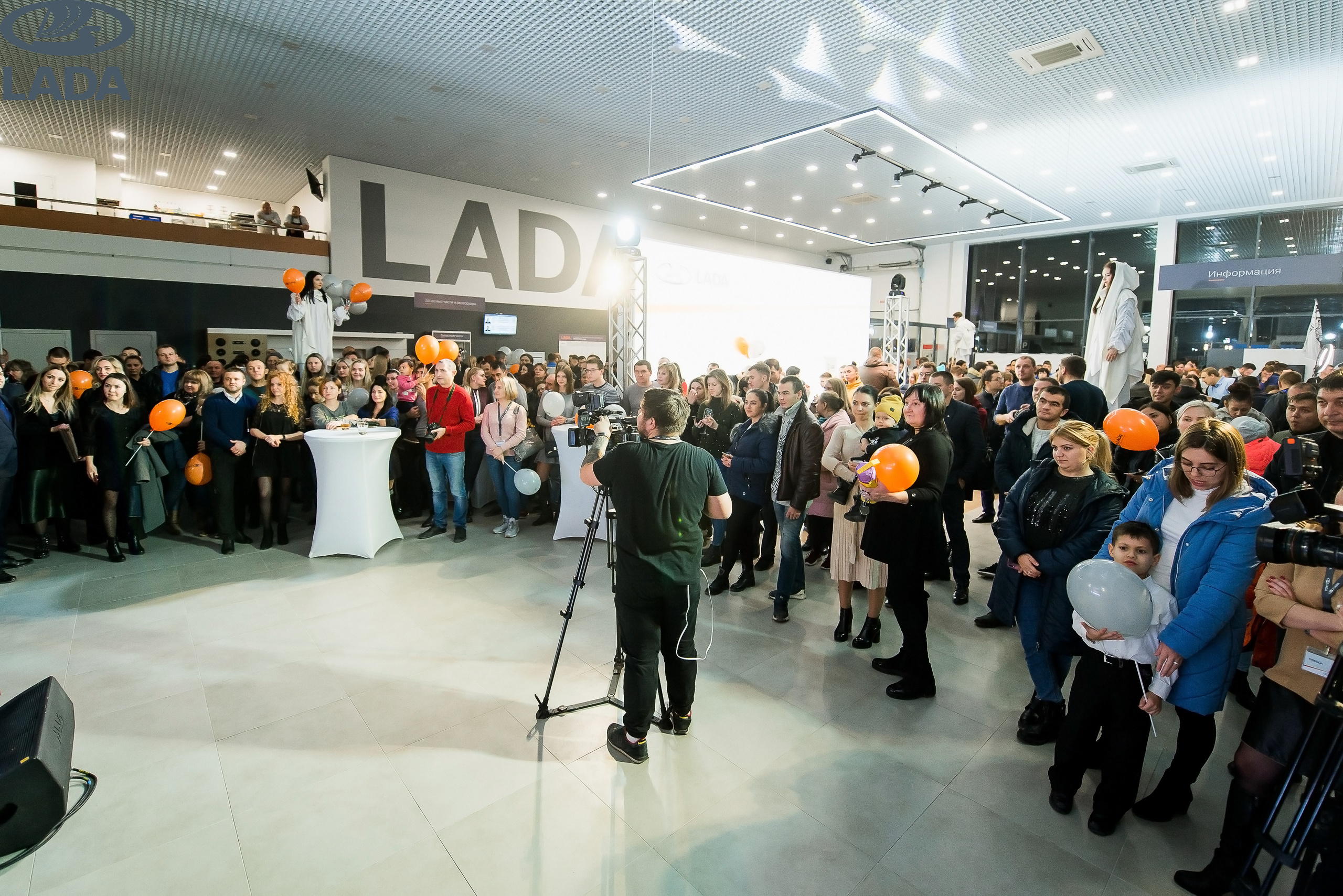 Открытие салона Lada. Свадебный фотограф в Крыму Александр Богомазов