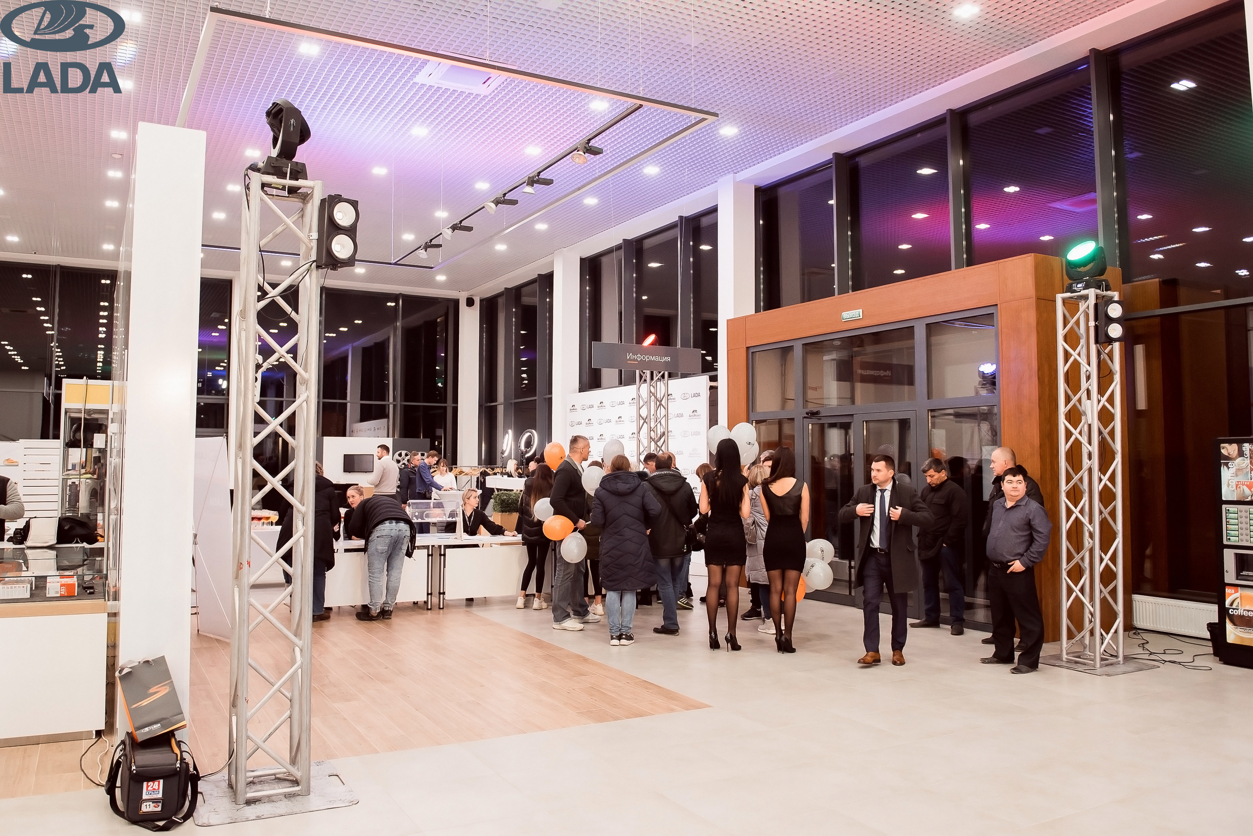 Открытие салона Lada. Свадебный фотограф в Крыму Александр Богомазов