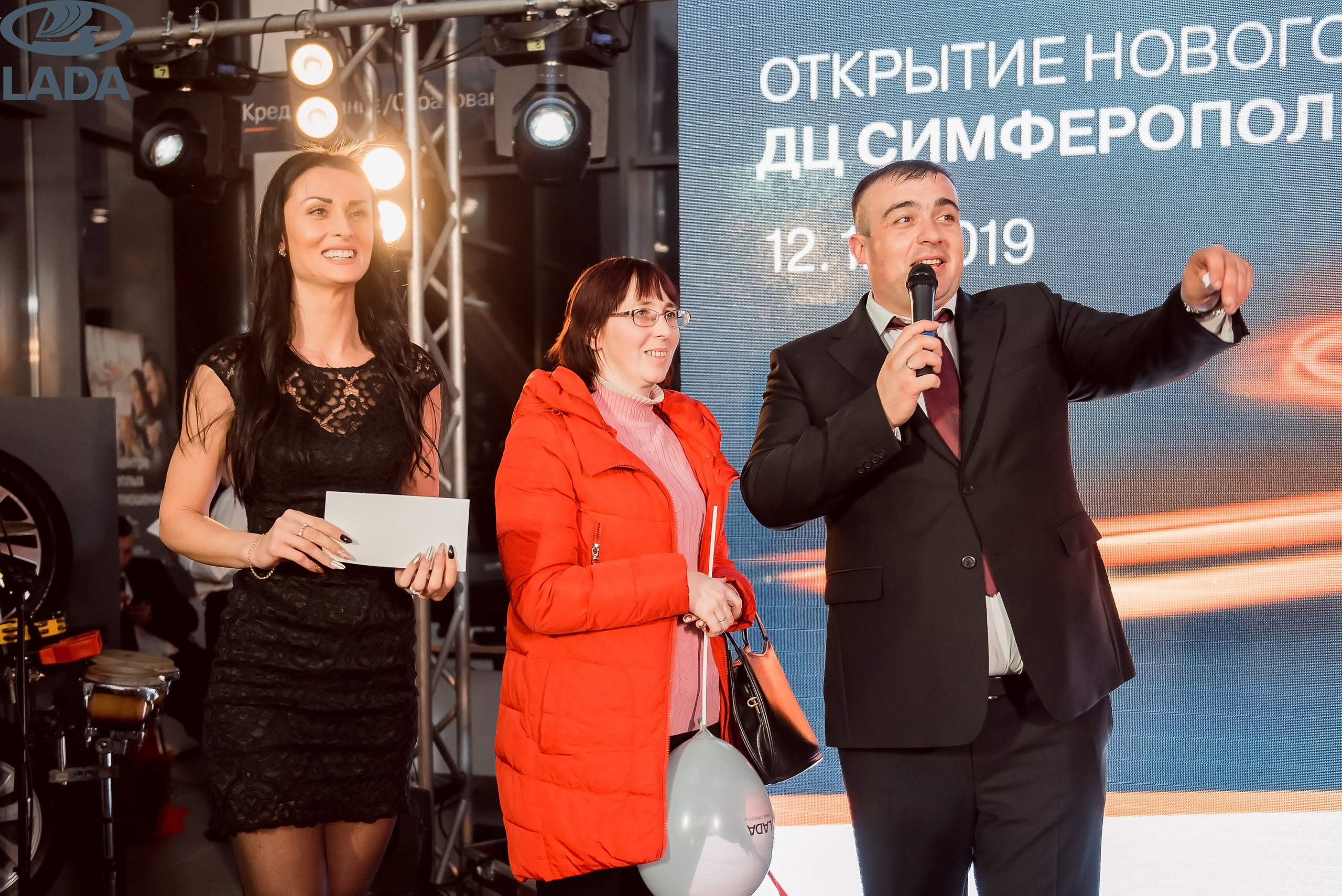 Открытие салона Lada. Свадебный фотограф в Крыму Александр Богомазов