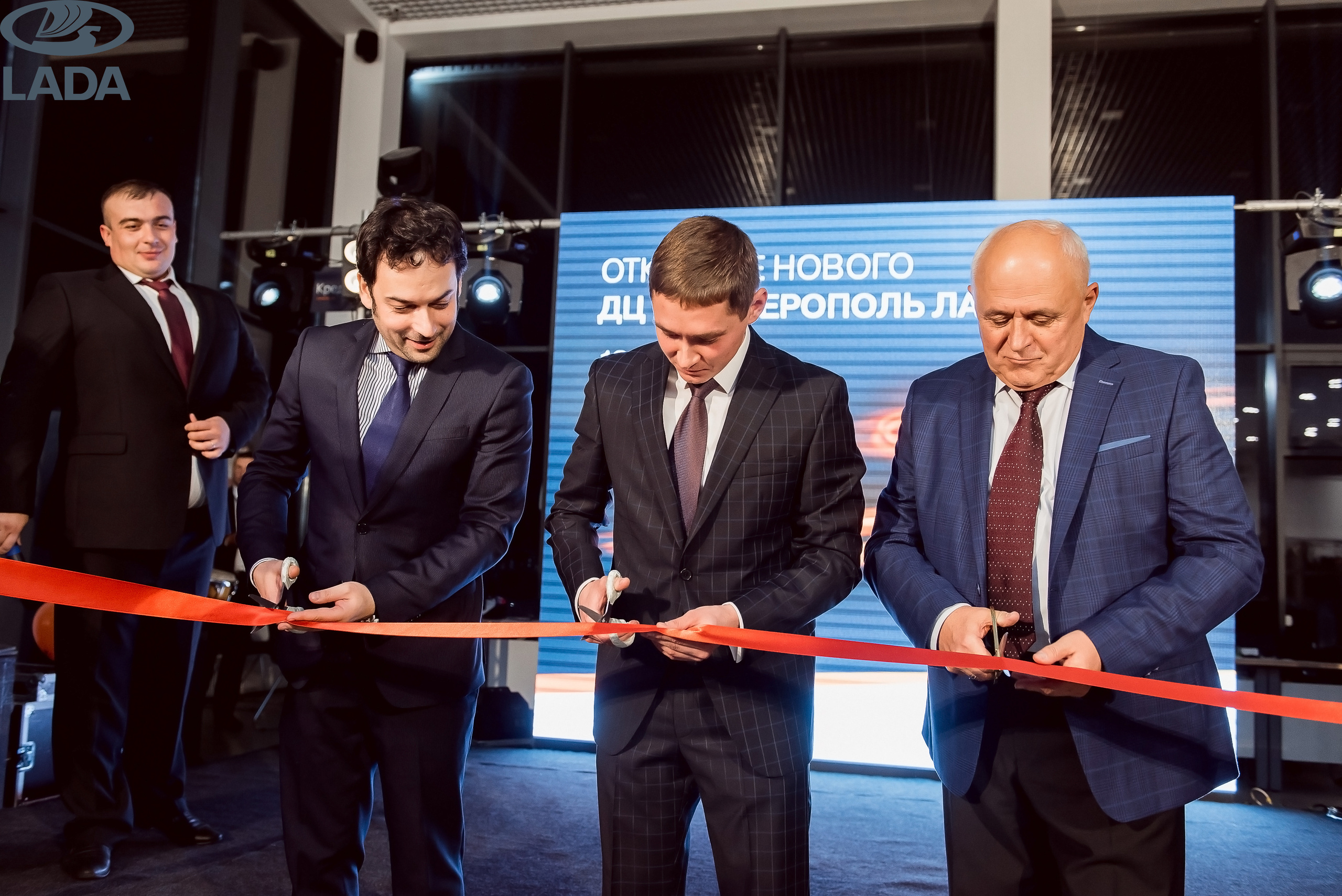 Открытие салона Lada. Свадебный фотограф в Крыму Александр Богомазов