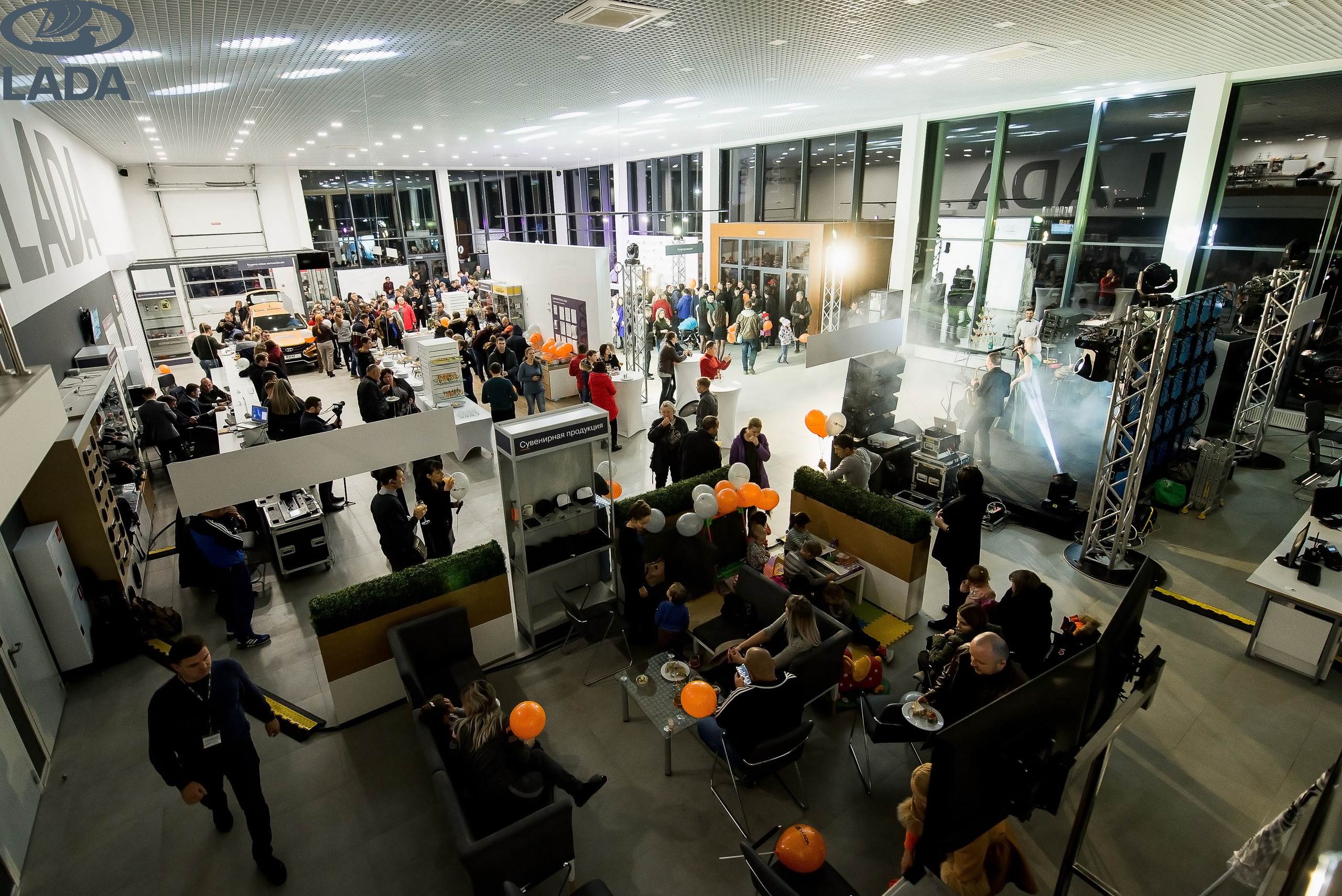 Открытие салона Lada. Свадебный фотограф в Крыму Александр Богомазов