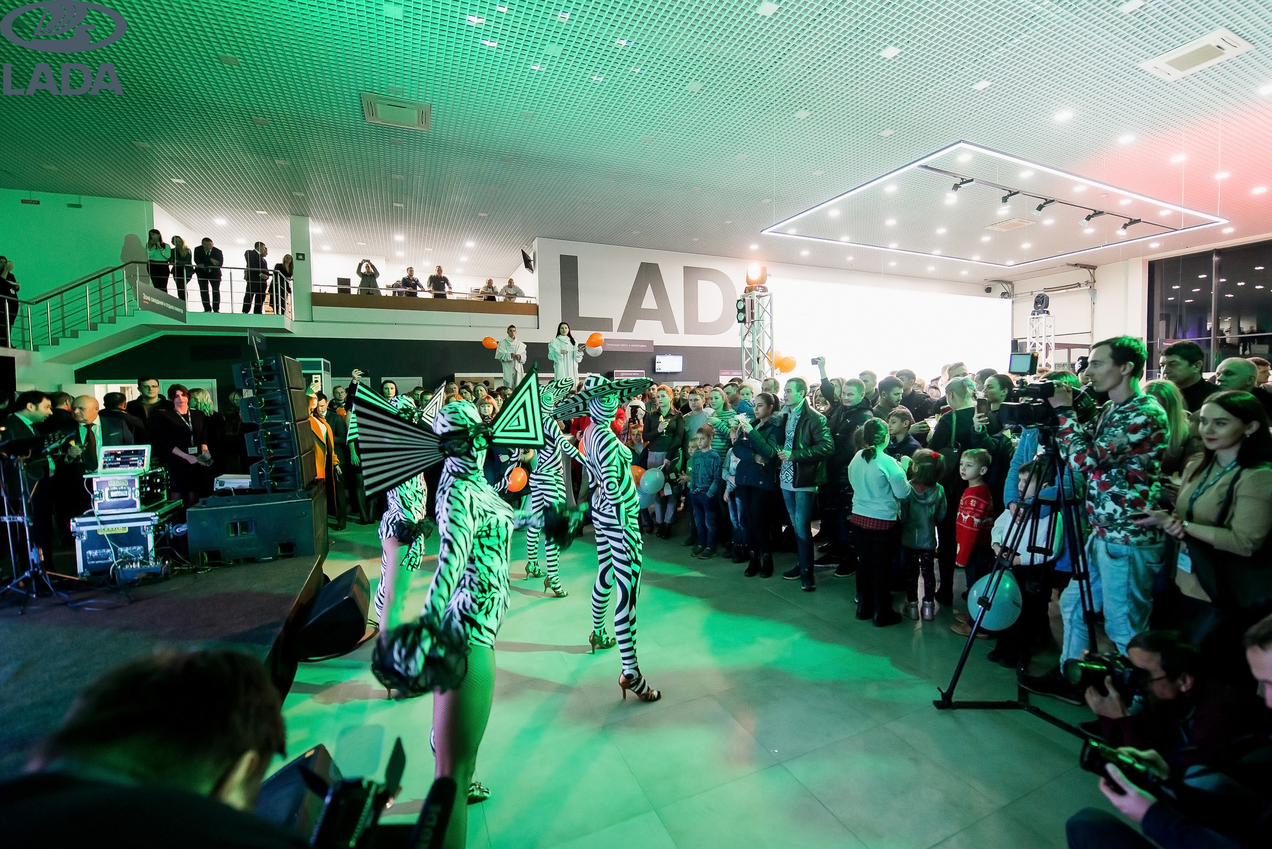 Открытие салона Lada. Свадебный фотограф в Крыму Александр Богомазов