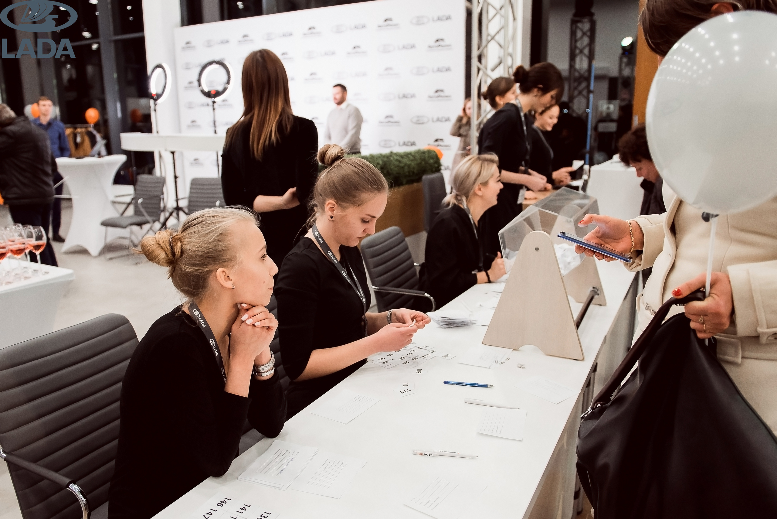 Открытие салона Lada. Свадебный фотограф в Крыму Александр Богомазов