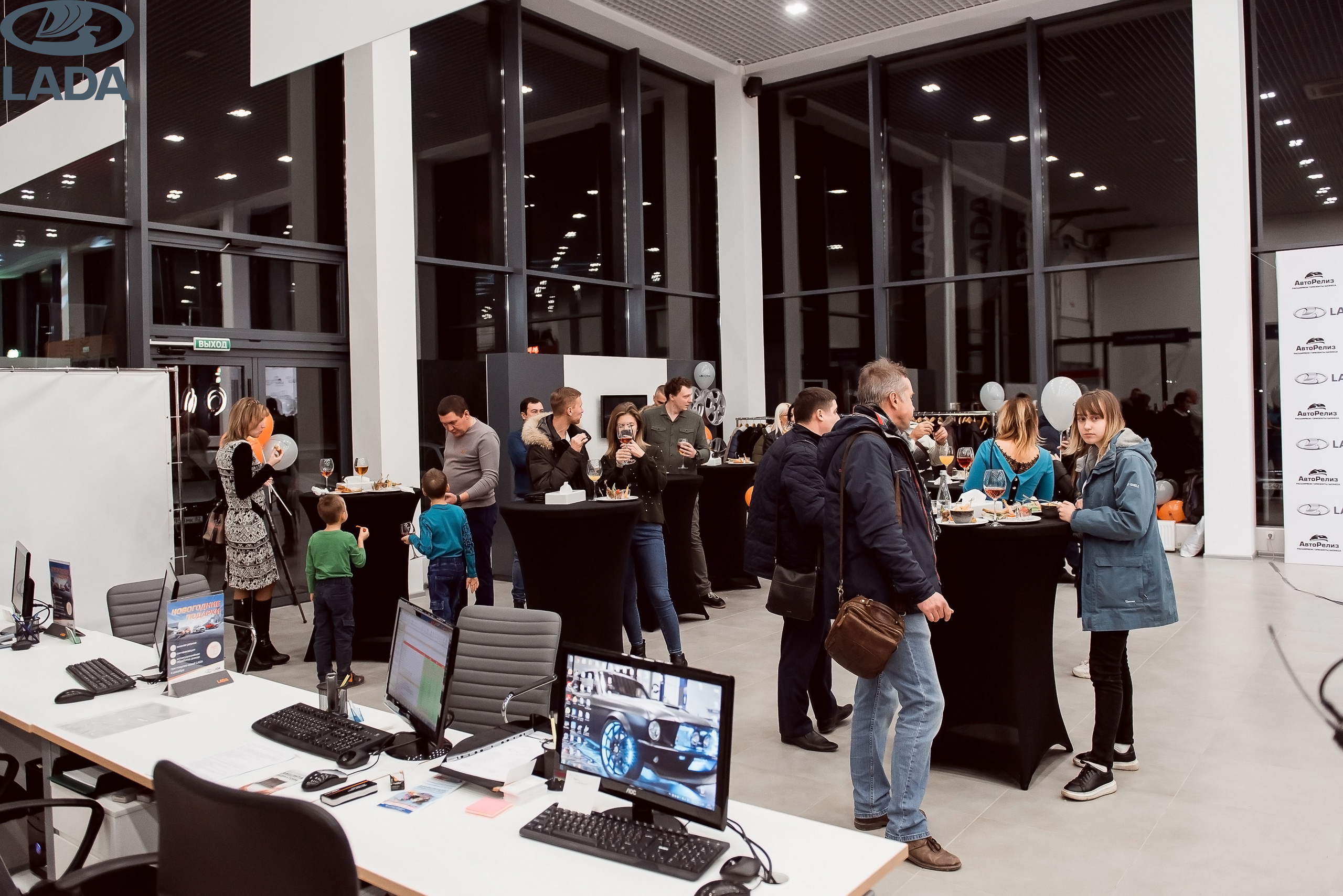 Открытие салона Lada. Свадебный фотограф в Крыму Александр Богомазов