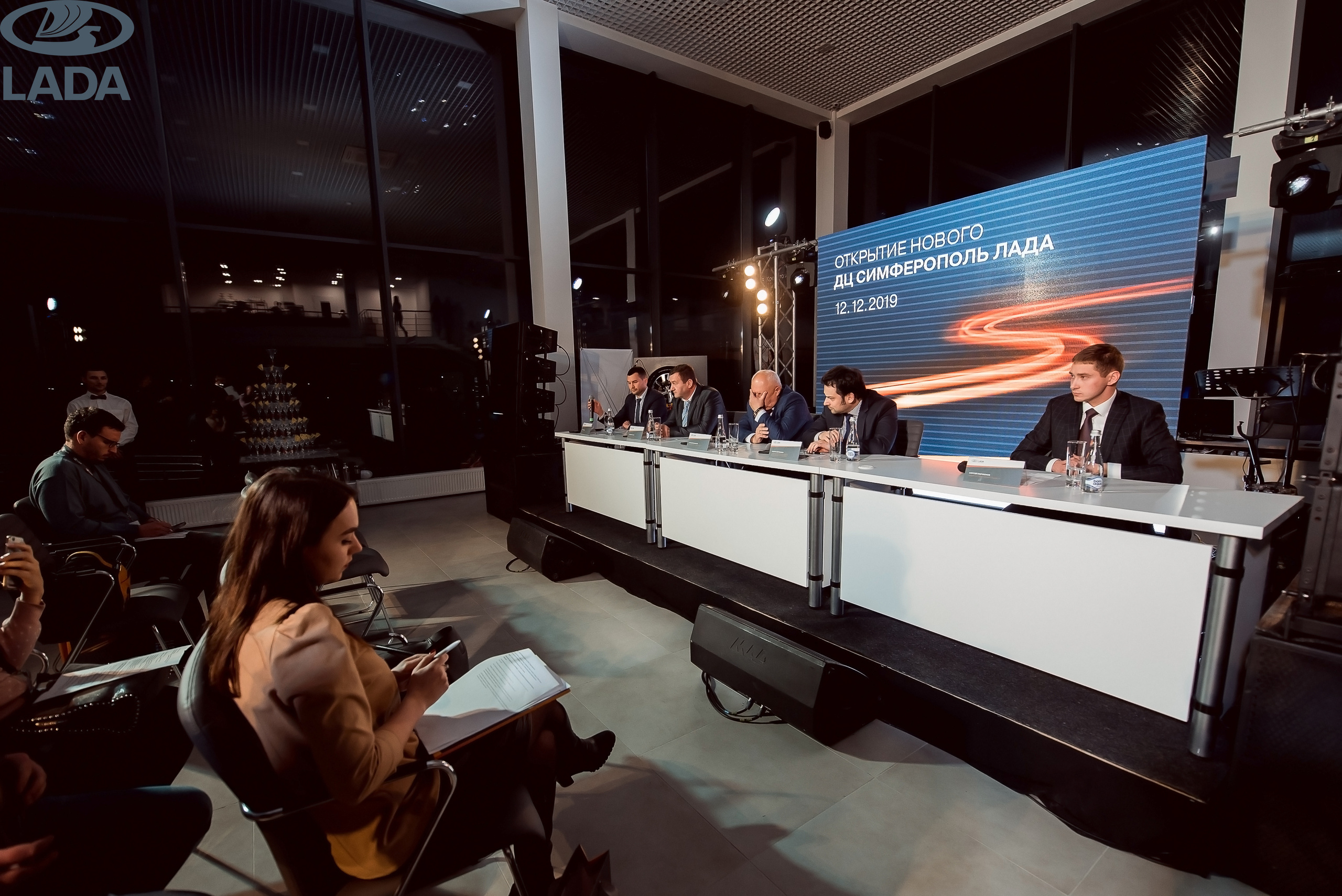 Открытие салона Lada. Свадебный фотограф в Крыму Александр Богомазов