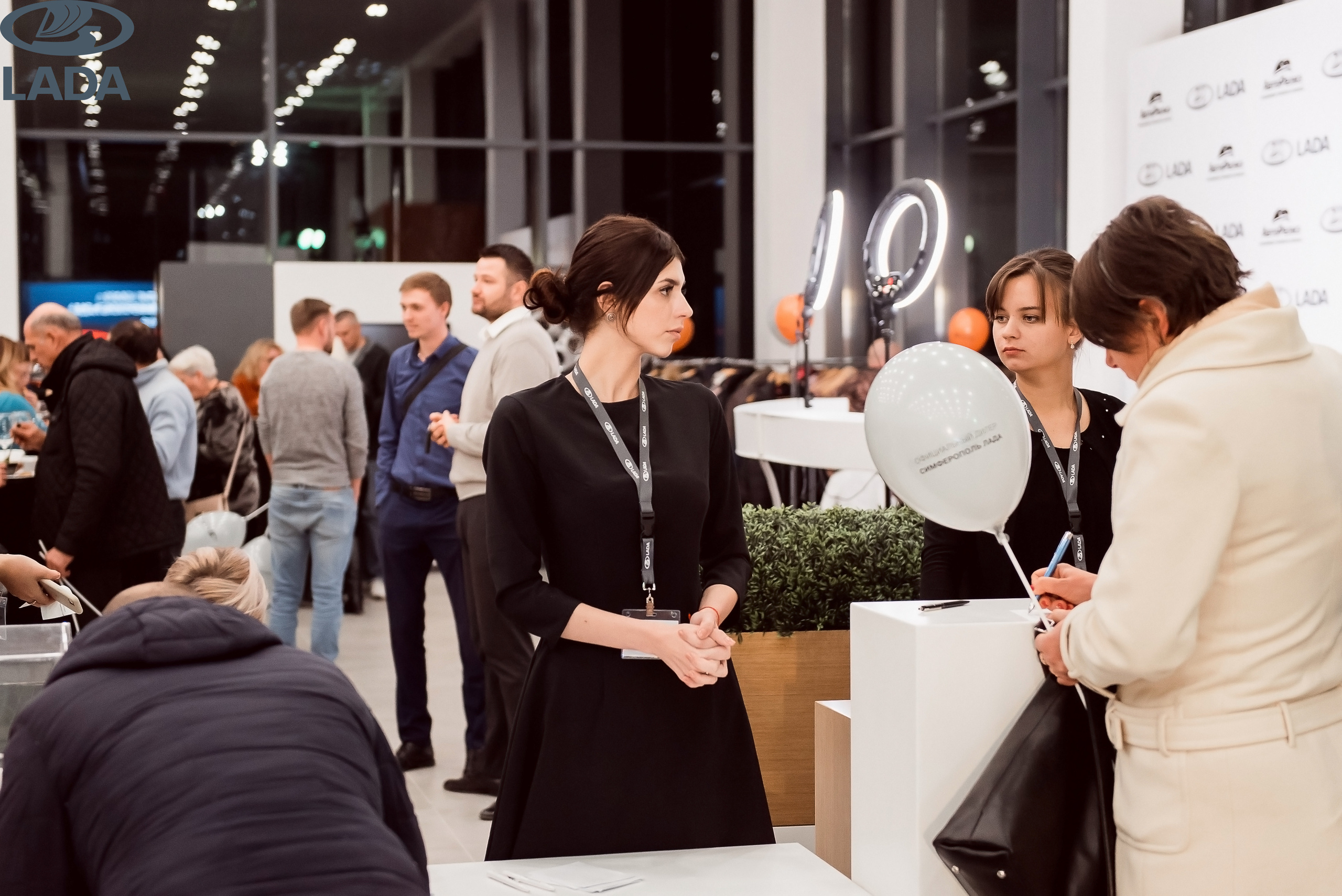 Открытие салона Lada. Свадебный фотограф в Крыму Александр Богомазов