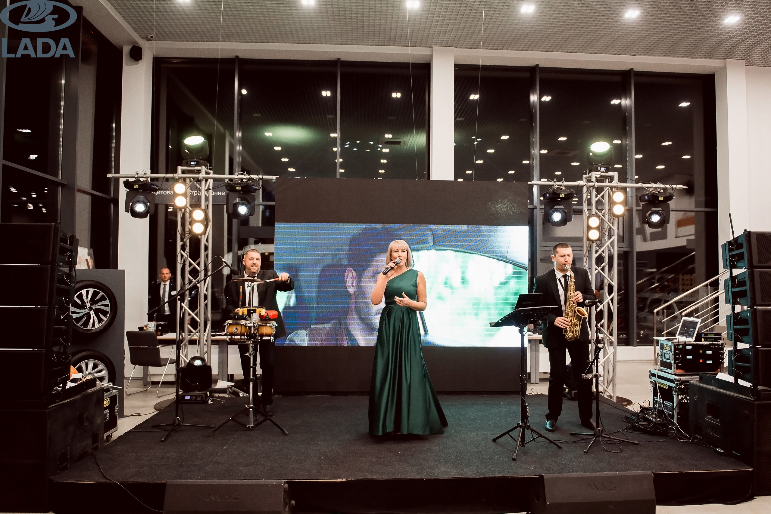 Открытие салона Lada. Свадебный фотограф в Крыму Александр Богомазов