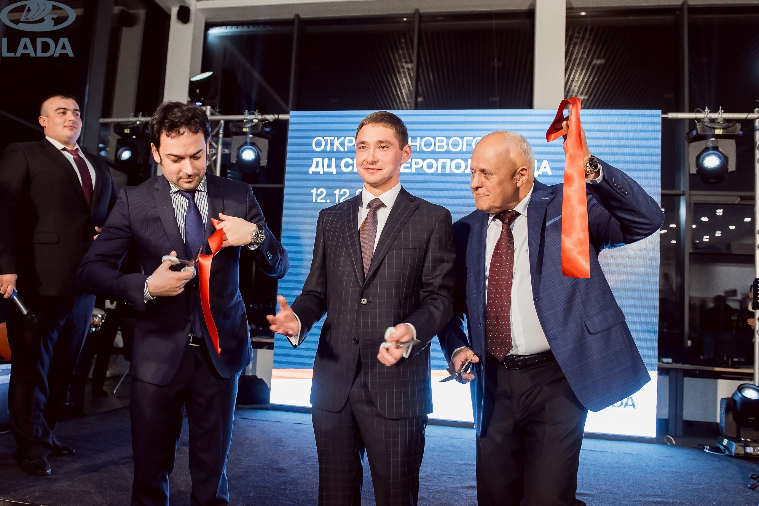 Открытие салона Lada. Свадебный фотограф в Крыму Александр Богомазов