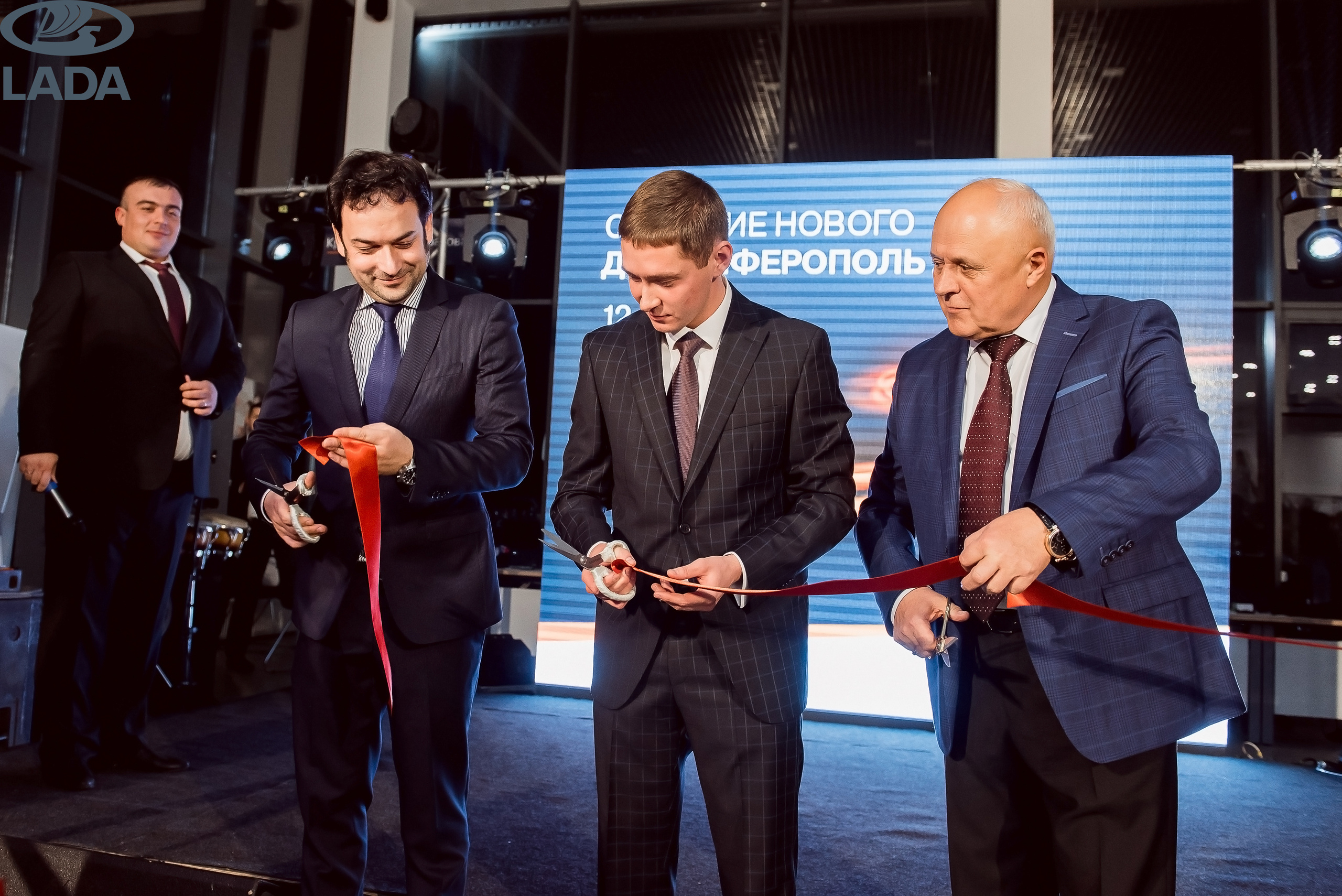 Открытие салона Lada. Свадебный фотограф в Крыму Александр Богомазов