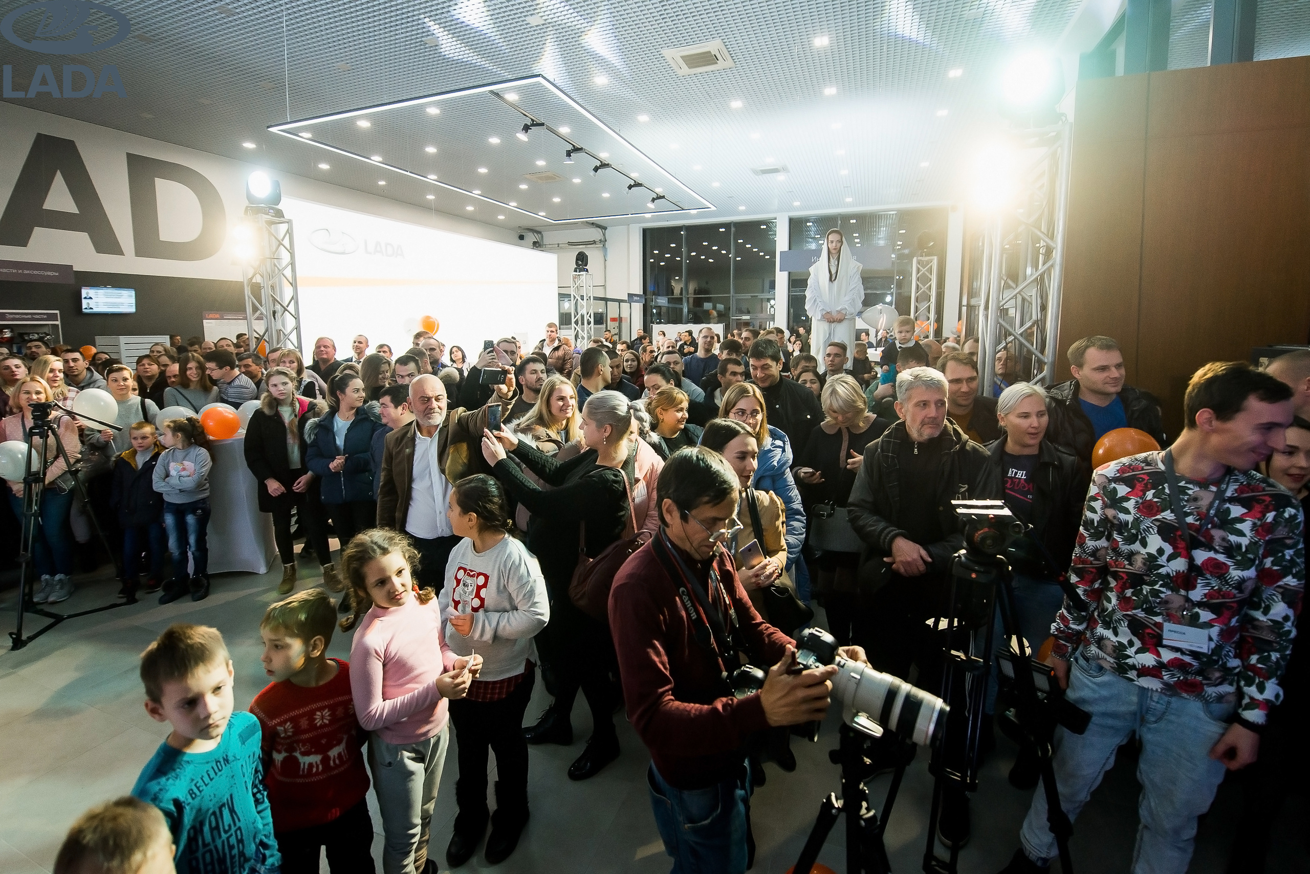 Открытие салона Lada. Свадебный фотограф в Крыму Александр Богомазов
