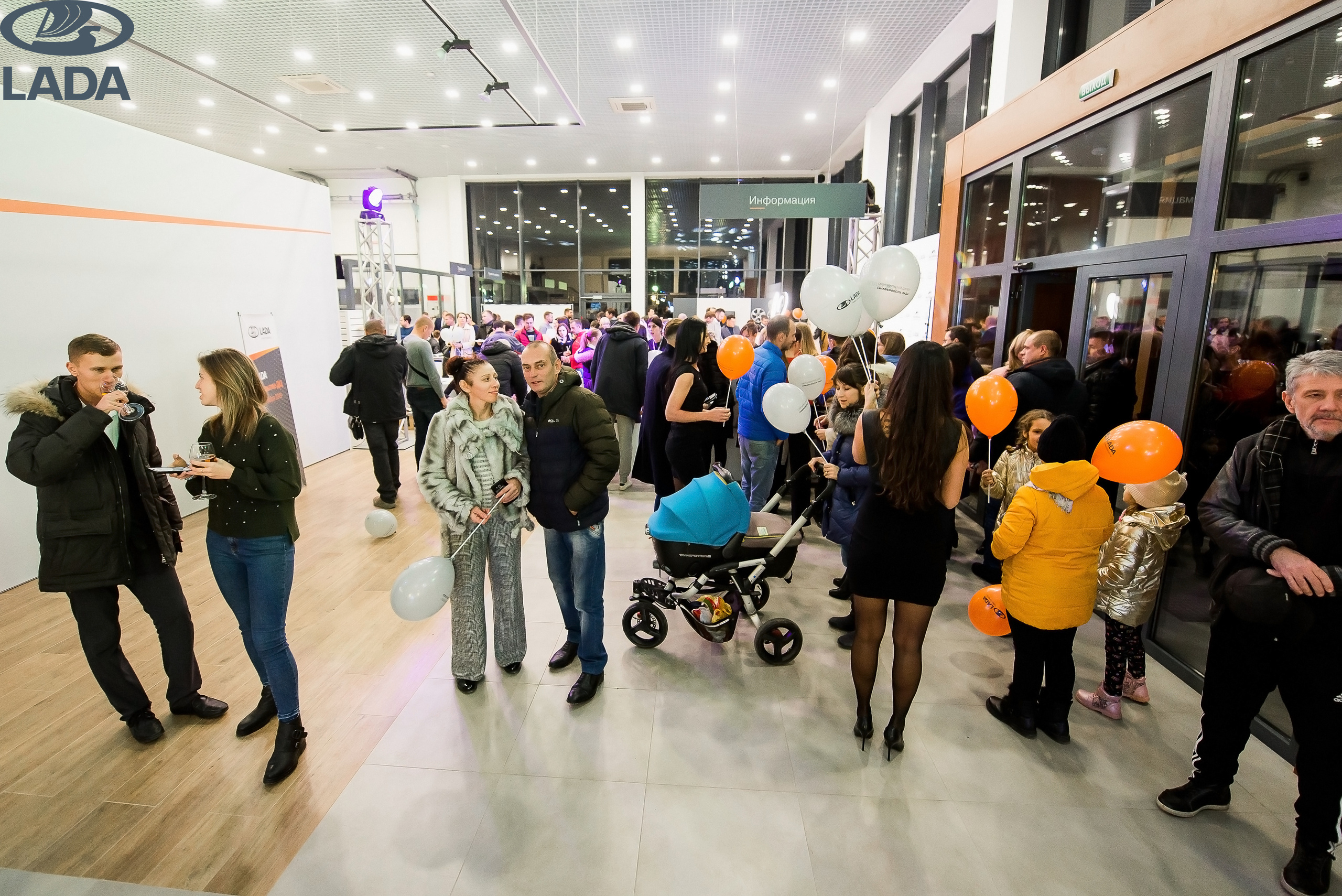 Открытие салона Lada. Свадебный фотограф в Крыму Александр Богомазов