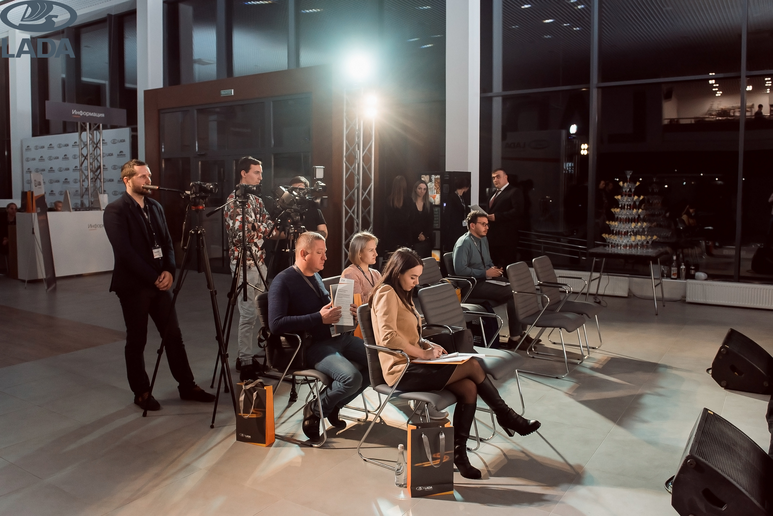 Открытие салона Lada. Свадебный фотограф в Крыму Александр Богомазов