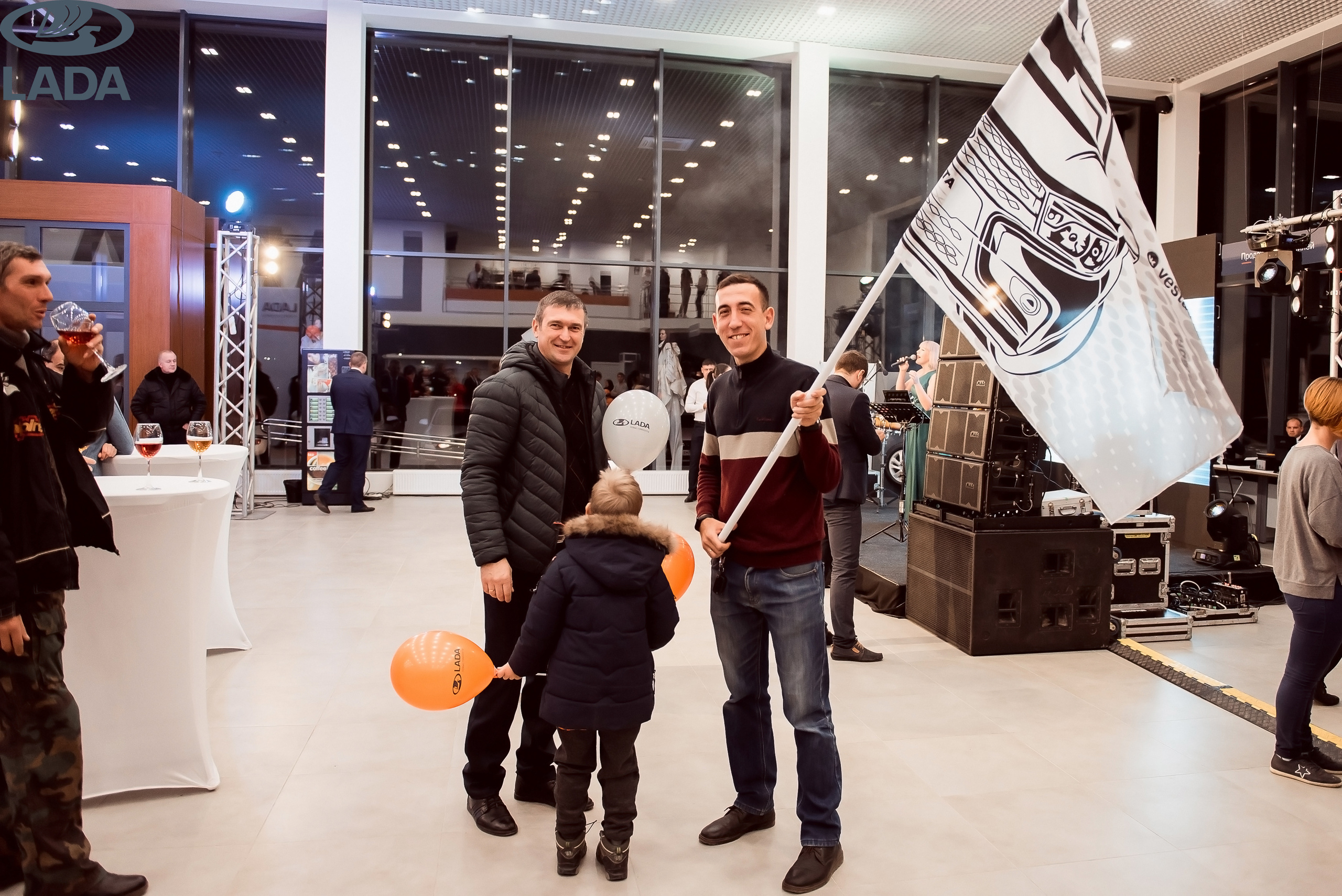 Открытие салона Lada. Свадебный фотограф в Крыму Александр Богомазов