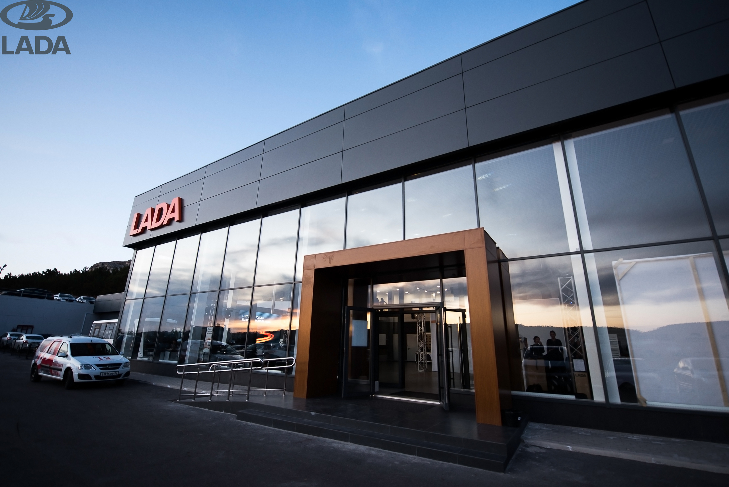 Открытие салона Lada. Свадебный фотограф в Крыму Александр Богомазов