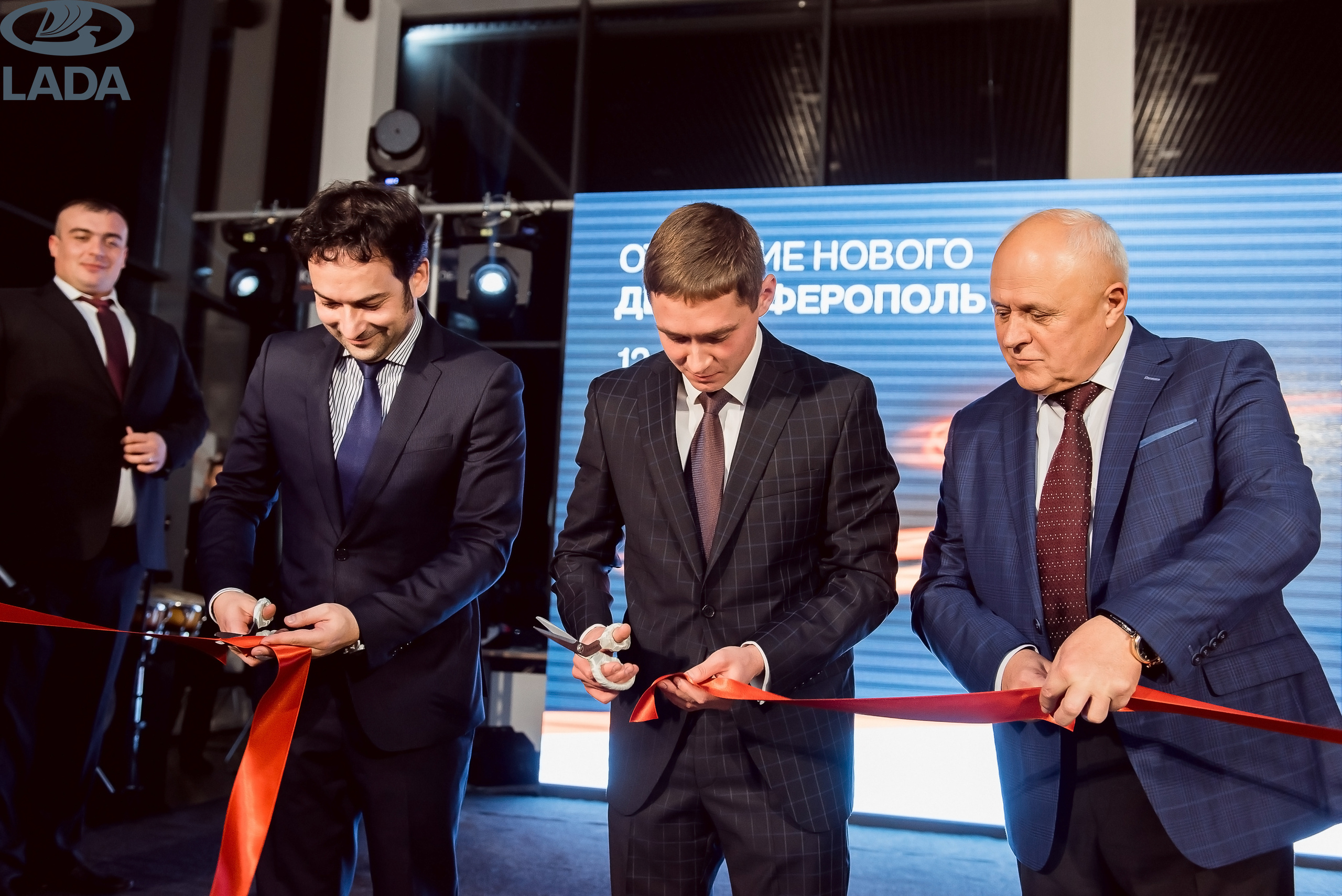 Открытие салона Lada. Свадебный фотограф в Крыму Александр Богомазов