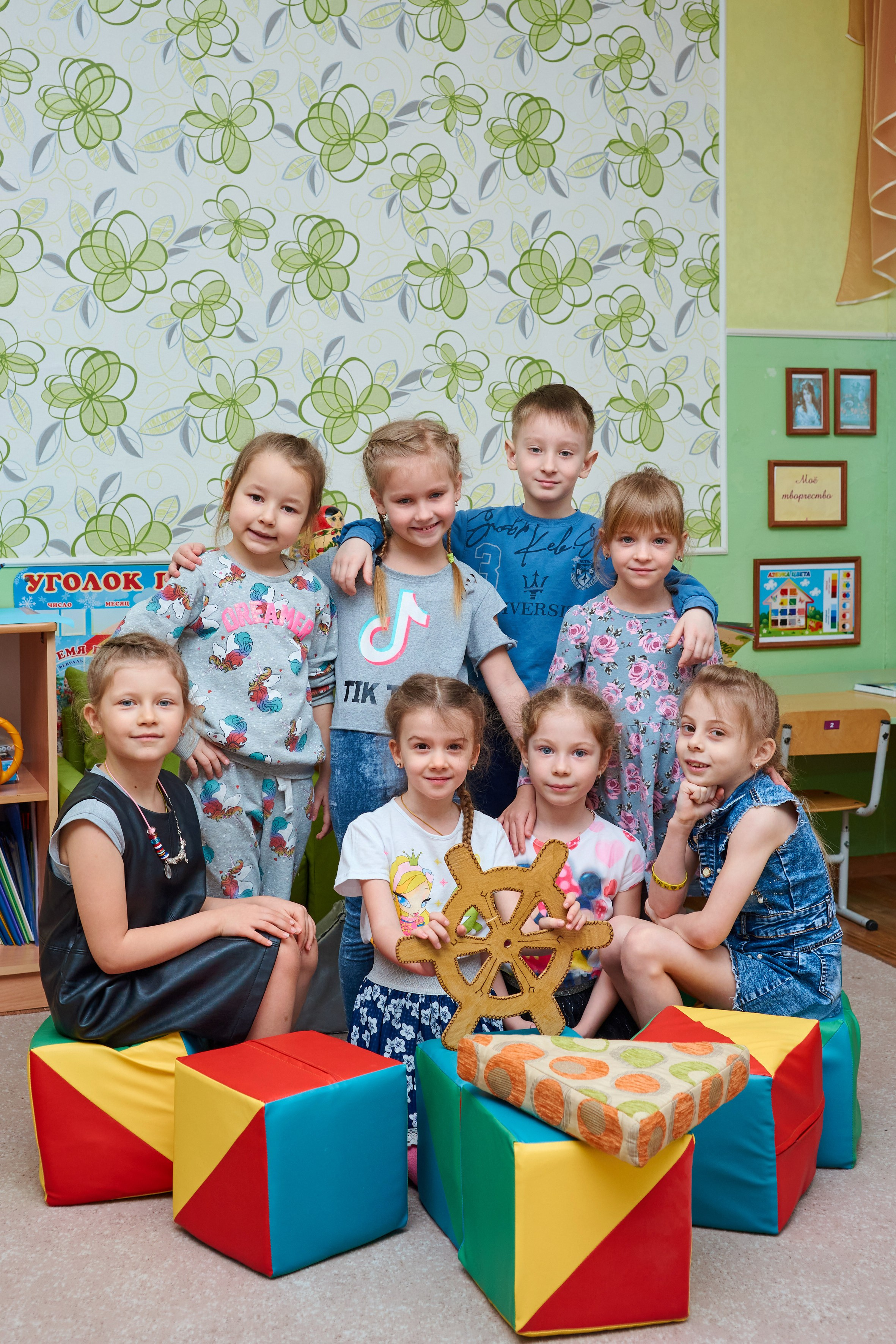 Игры и занятия в группе. Childrenfoto.ru