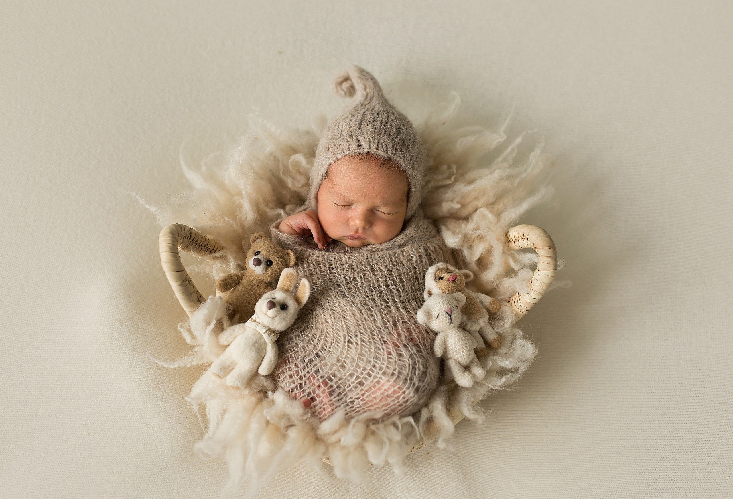 Фотосессия новорождённого. Фотограф новорождённых малышей и детский фотограф В Казани Лана Максим