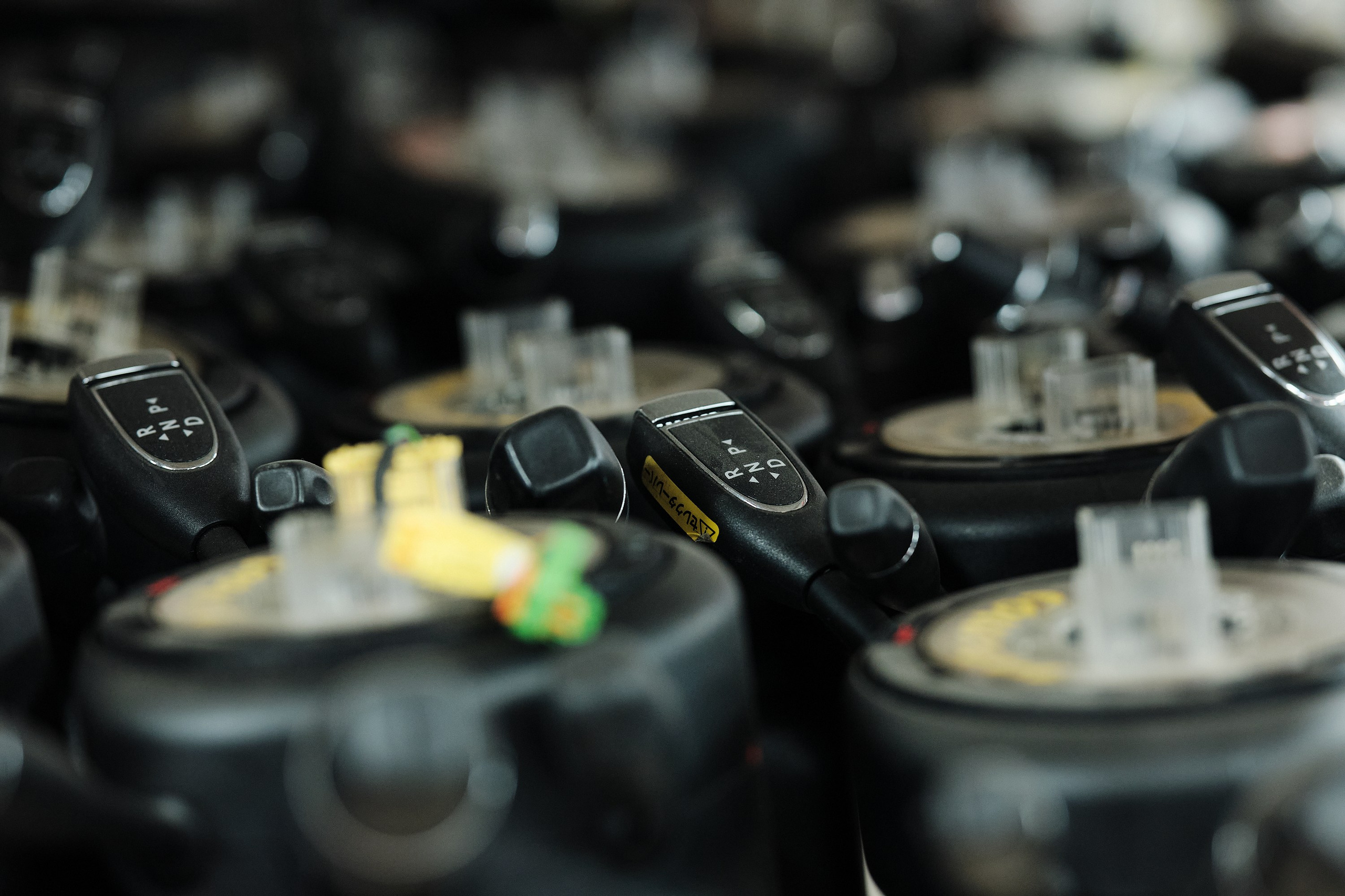 «Двигатель Mercedes-Benz S-Class W222 4.0L V8 битурбо оригинальная запчасть»«Мотор Mercedes-Benz ML W166 3.0L дизельный с турбонаддувом»«Двигатель Mercedes-Benz GLE W167 2.0L бензиновый с прямым впрыском»«Оригинальный мотор Mercedes-Benz GLS X167 4.0L V8 битурбо»«Двигатель Mercedes-Maybach S-Class W223 6.0L V12 битурбо»«Мотор Mercedes-Benz GLC X253 2.0L бензиновый с турбонаддувом»«Двигатель Mercedes-Benz GLE Coupe C292 3.0L дизельный»«Оригинальный двигатель Mercedes-Benz ML W166 3.5L бензиновый»«Двигатель Mercedes-Maybach GLS X167 4.0L V8 с турбонаддувом»«Мотор Mercedes-Benz GLC Coupe C253 2.0L бензиновый с прямым впрыском»