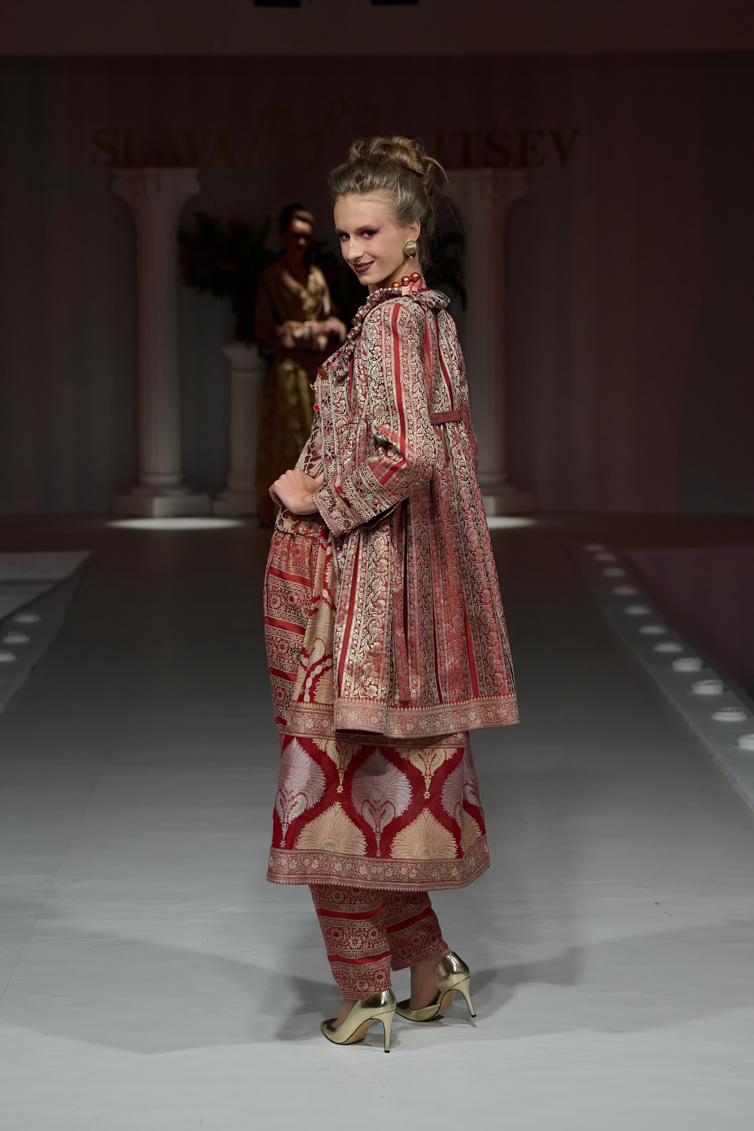 Slava&Yegor Zaitsevs. Показ-спектакль «Воспоминание». 21 июня 2025. Дима Бабушкин. Фотограф. Подиум. Репортаж. Творчество. Дорого