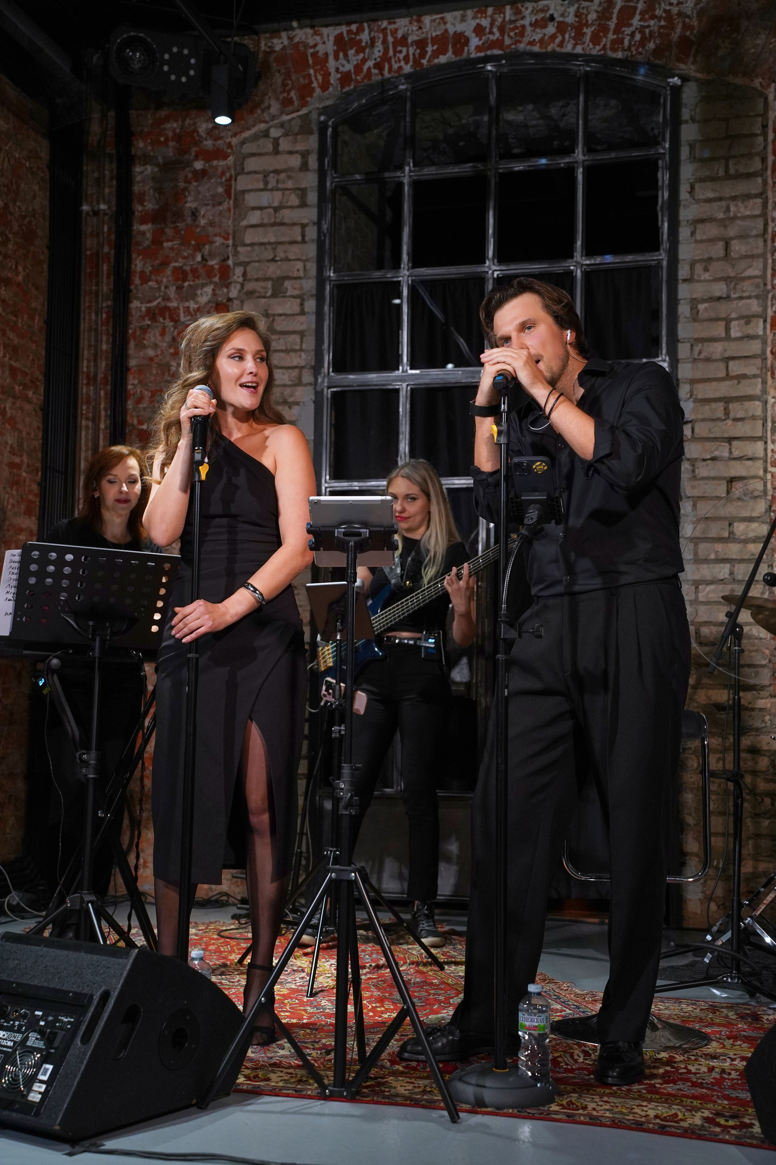 Концерт кавер группы. Фотограф