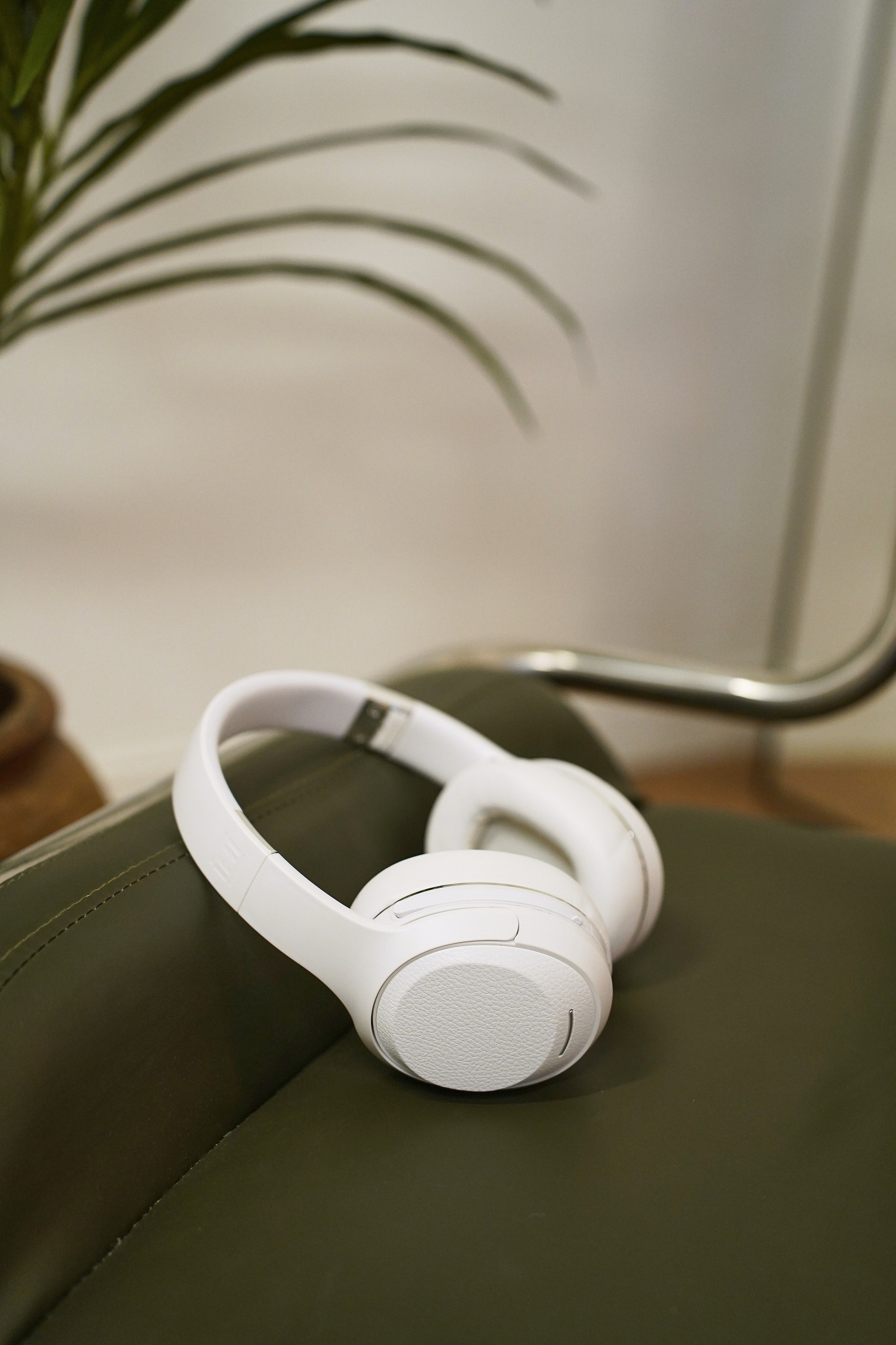 Наушники в интерьере. Фотограф