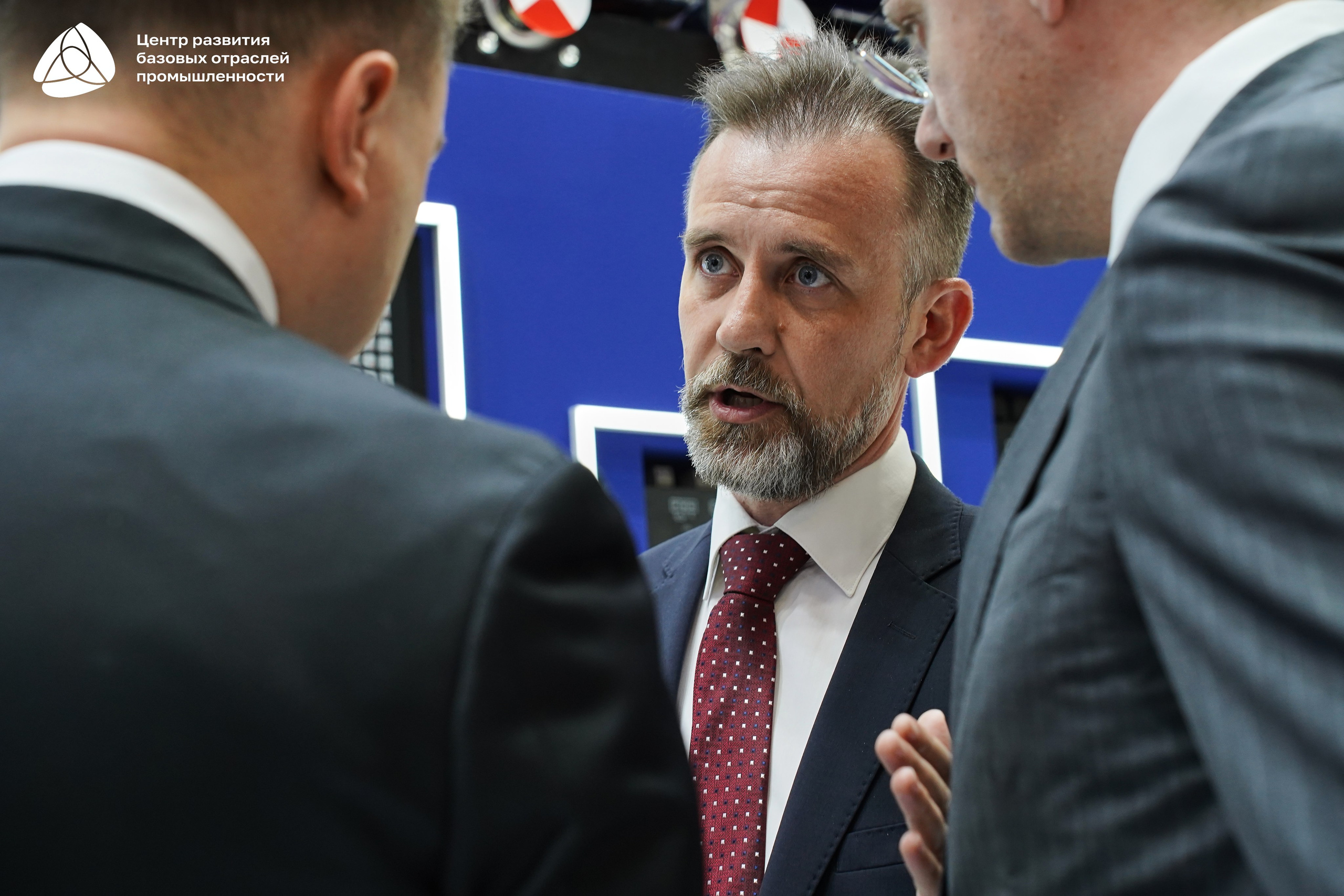 ЭКСПОЦЕНТР Алиханов. Фотограф