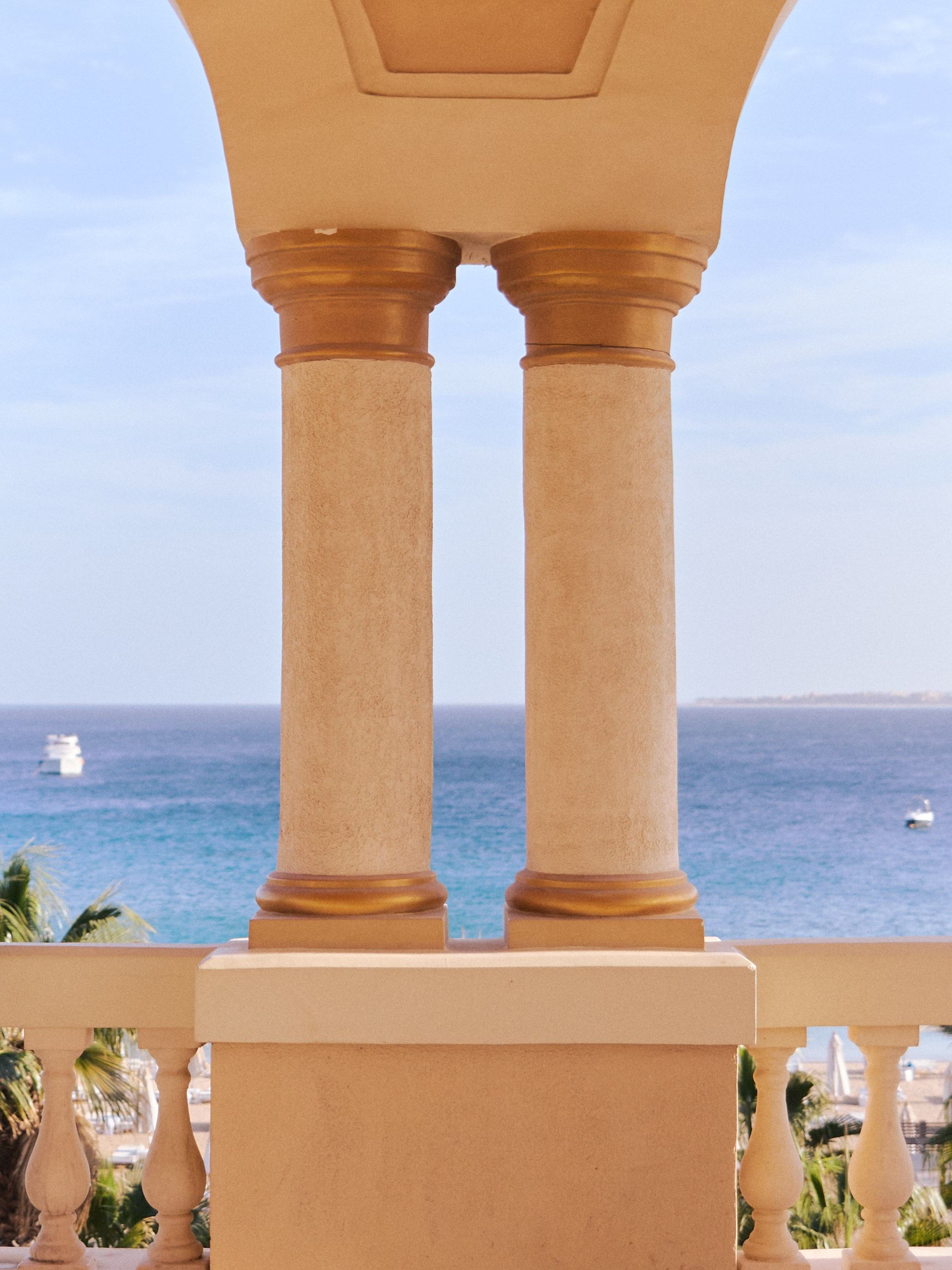 Под крышей. Jorgis — фотограф в Хургаде / обучение фотографии